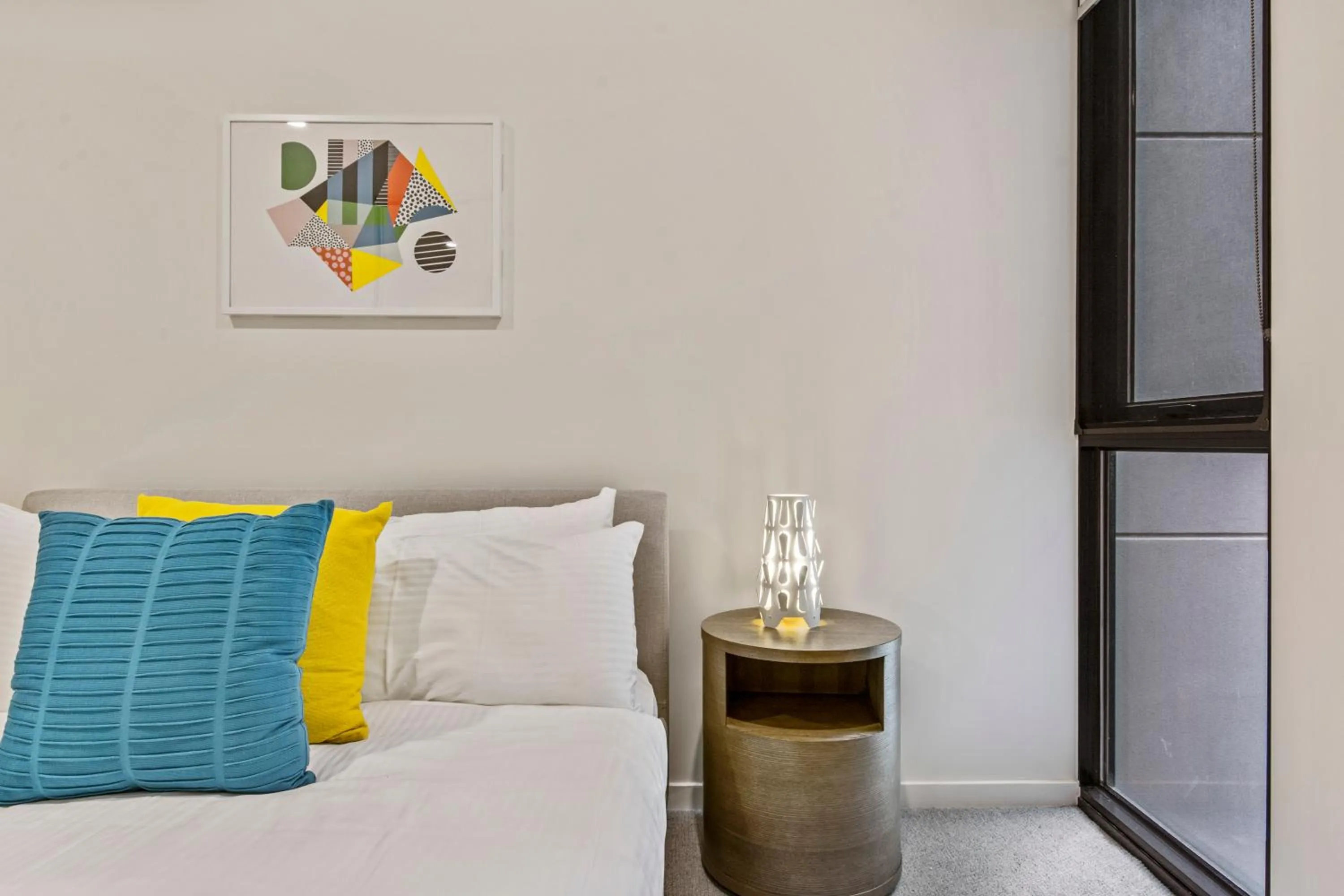 Bedroom, Bed in Melbourne City Apartments - Teri