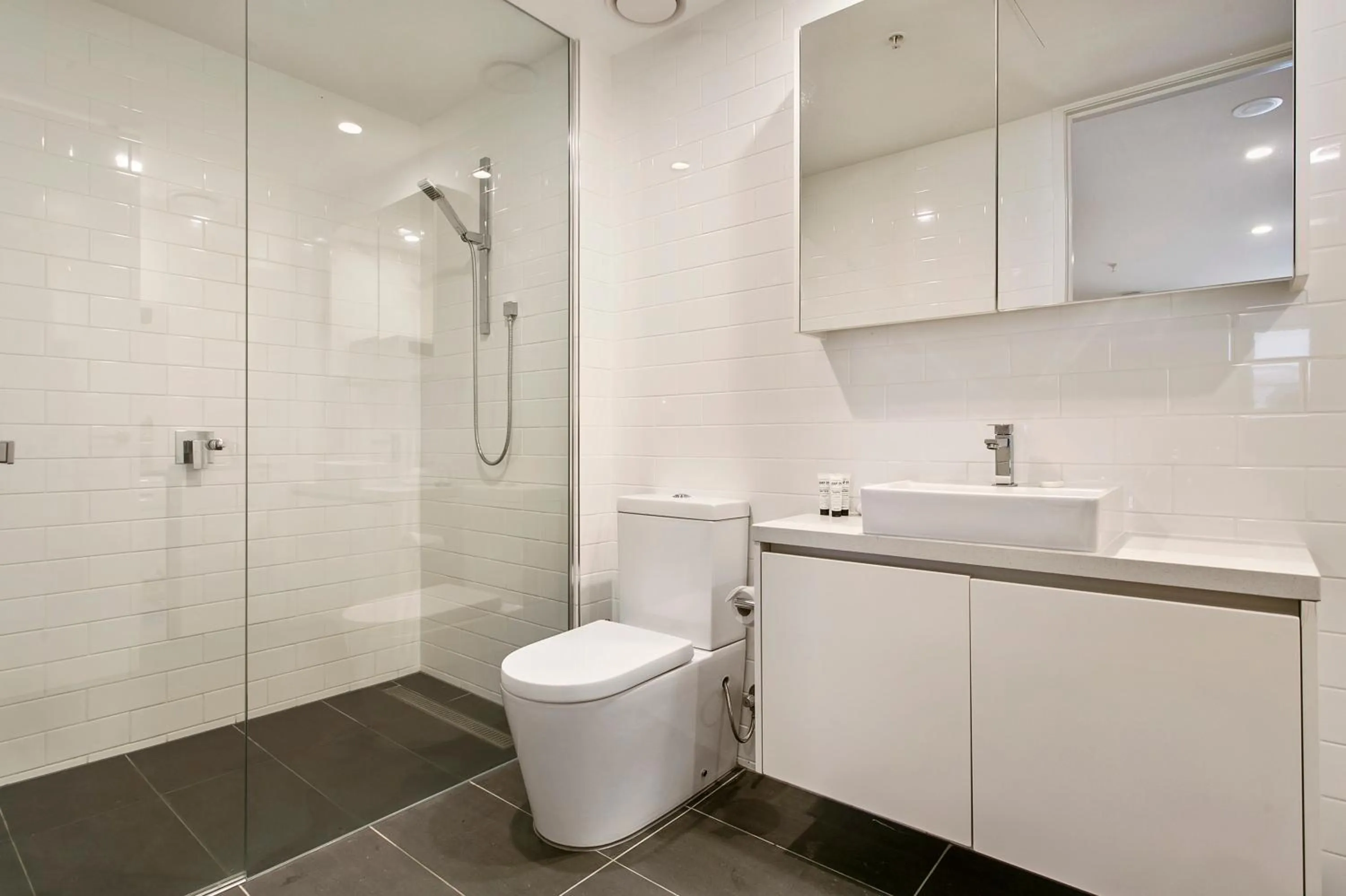 Bathroom in Melbourne City Apartments - Teri