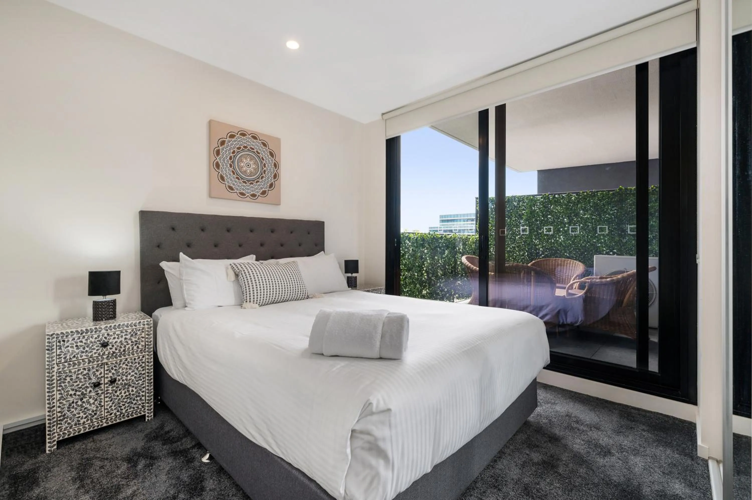 Bedroom, Bed in Melbourne City Apartments - Teri