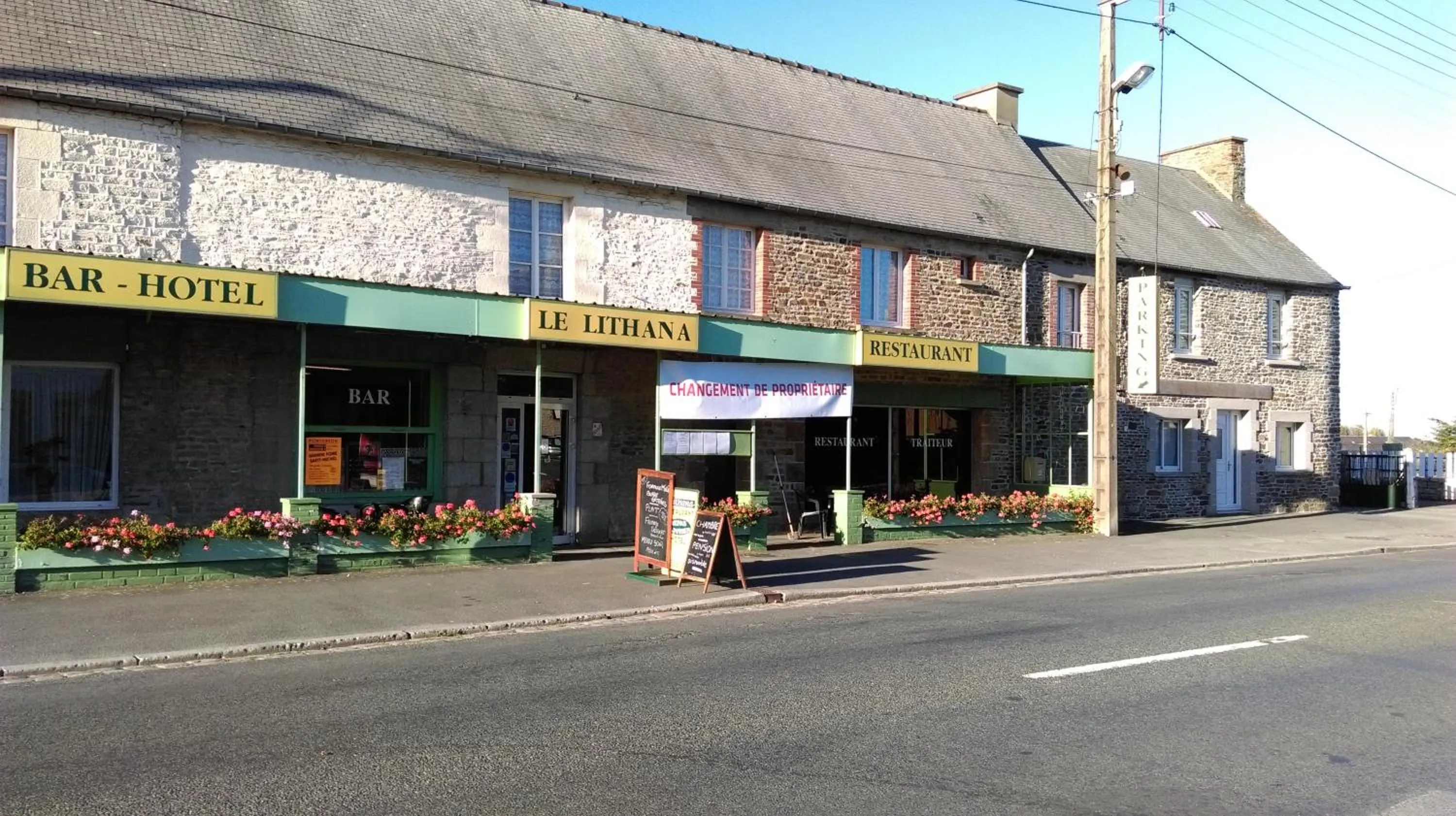 Facade/entrance in Hôtel Le Lithana