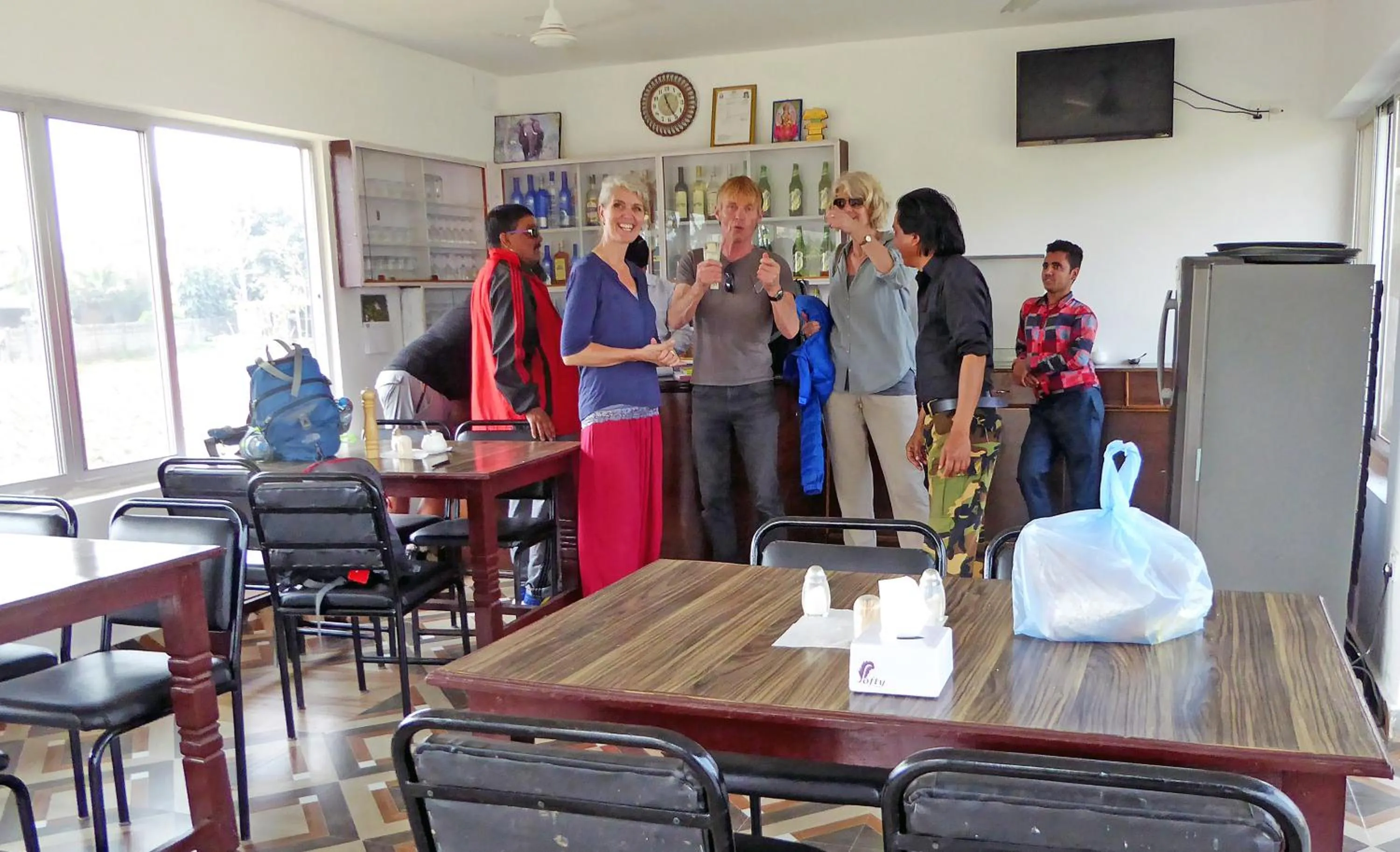 Restaurant/places to eat in Tharu Mahal