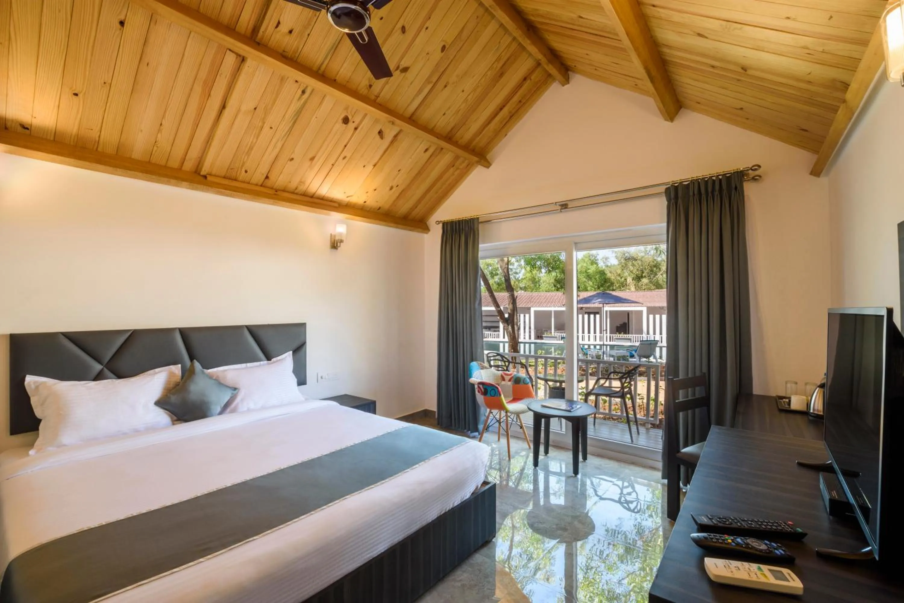 Bedroom, Bed in White Wood Resort By Stone Wood Hotels