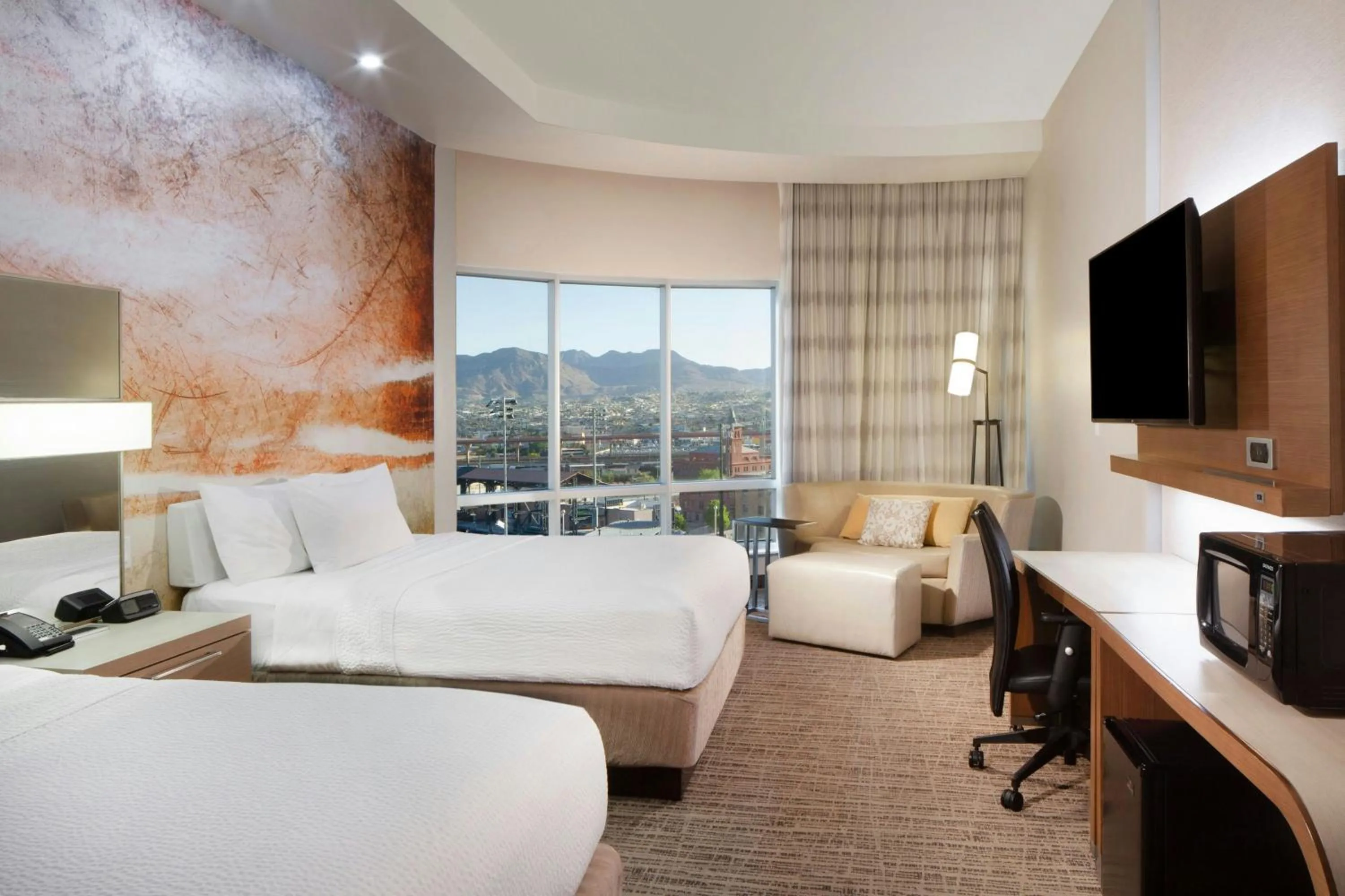 Photo of the whole room, Bed in Courtyard By Marriott El Paso Downtown/Convention Center