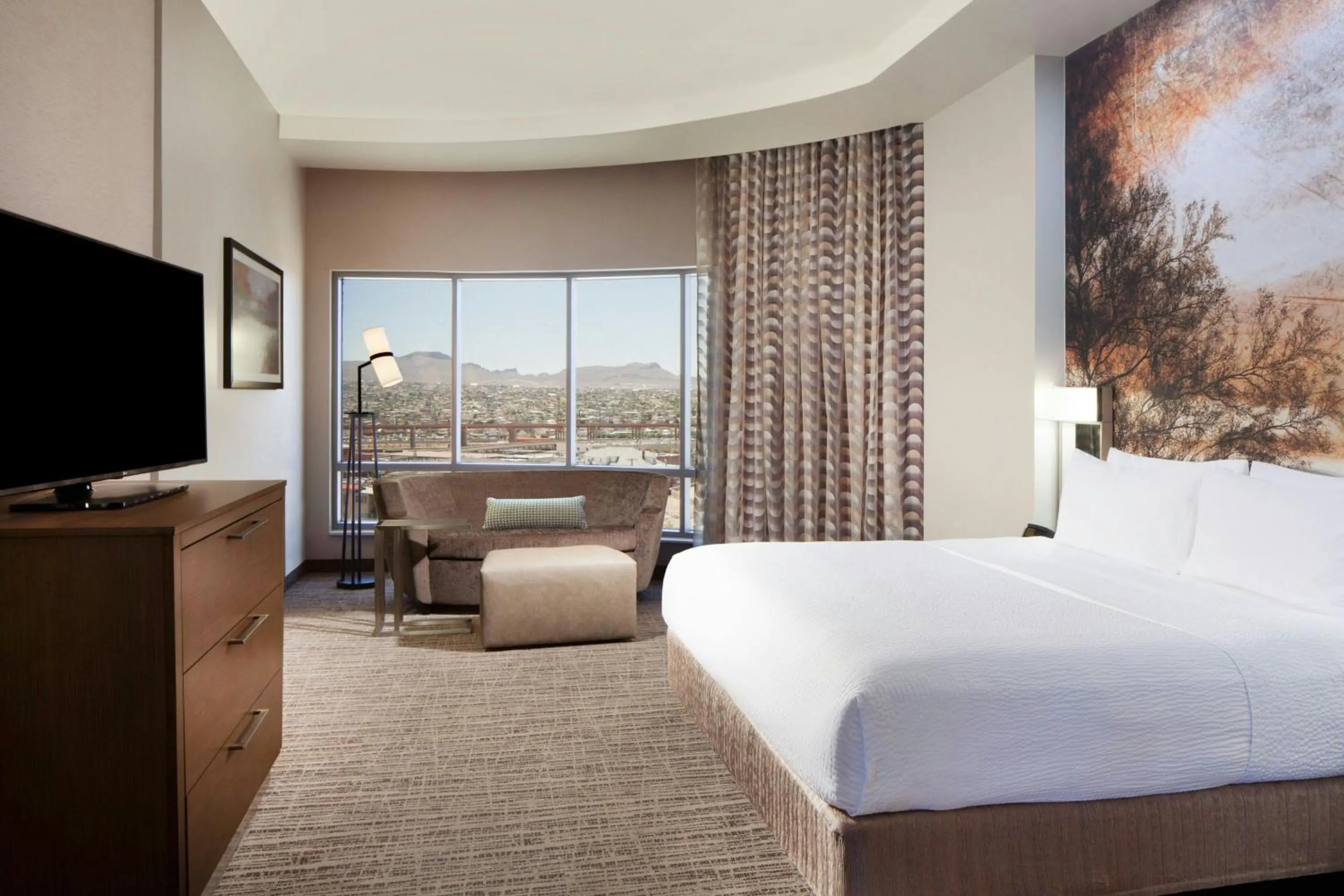 Bedroom, Bed in Courtyard By Marriott El Paso Downtown/Convention Center