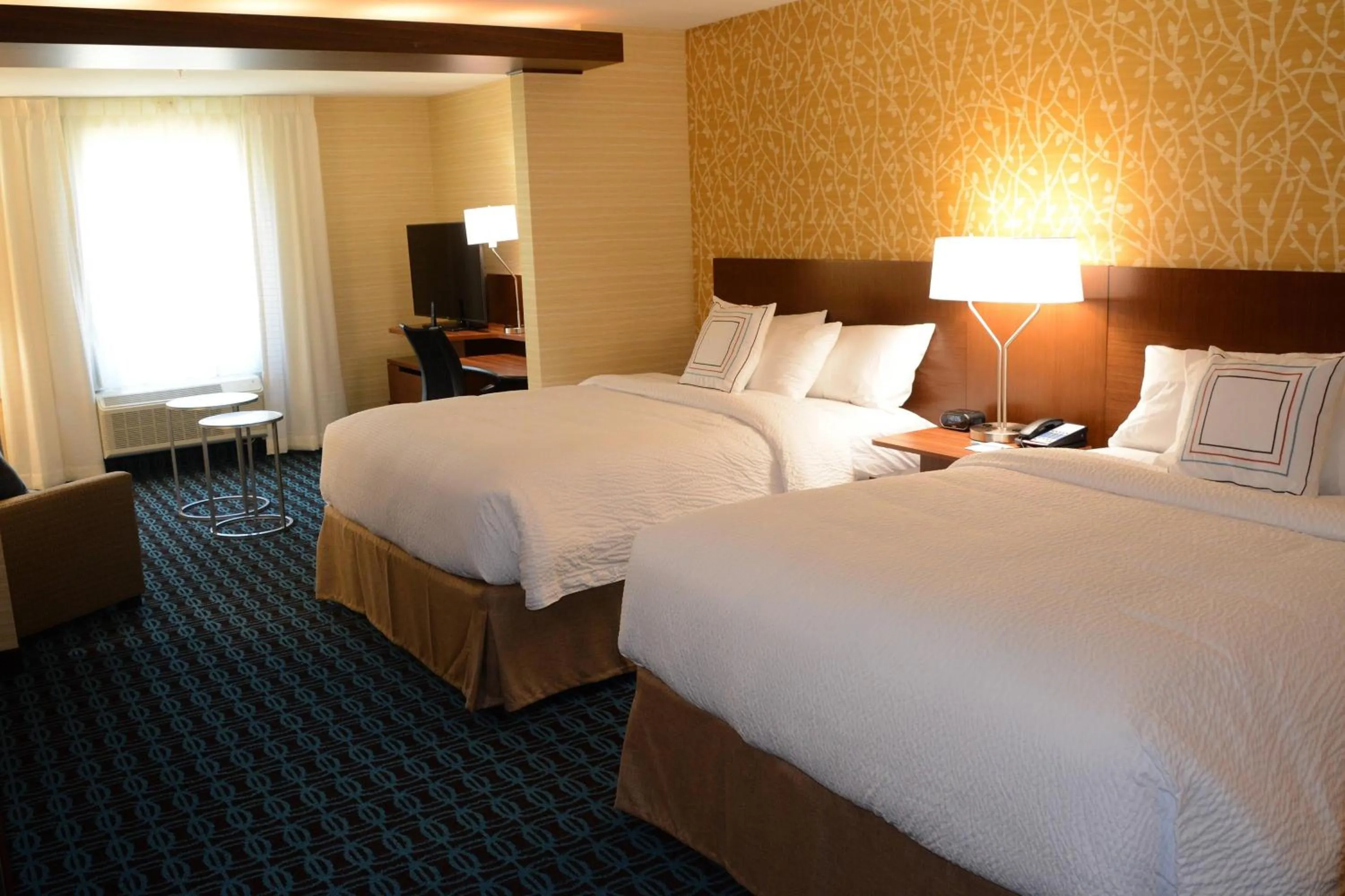 Photo of the whole room, Bed in Fairfield Inn & Suites By Marriott Somerset, PA
