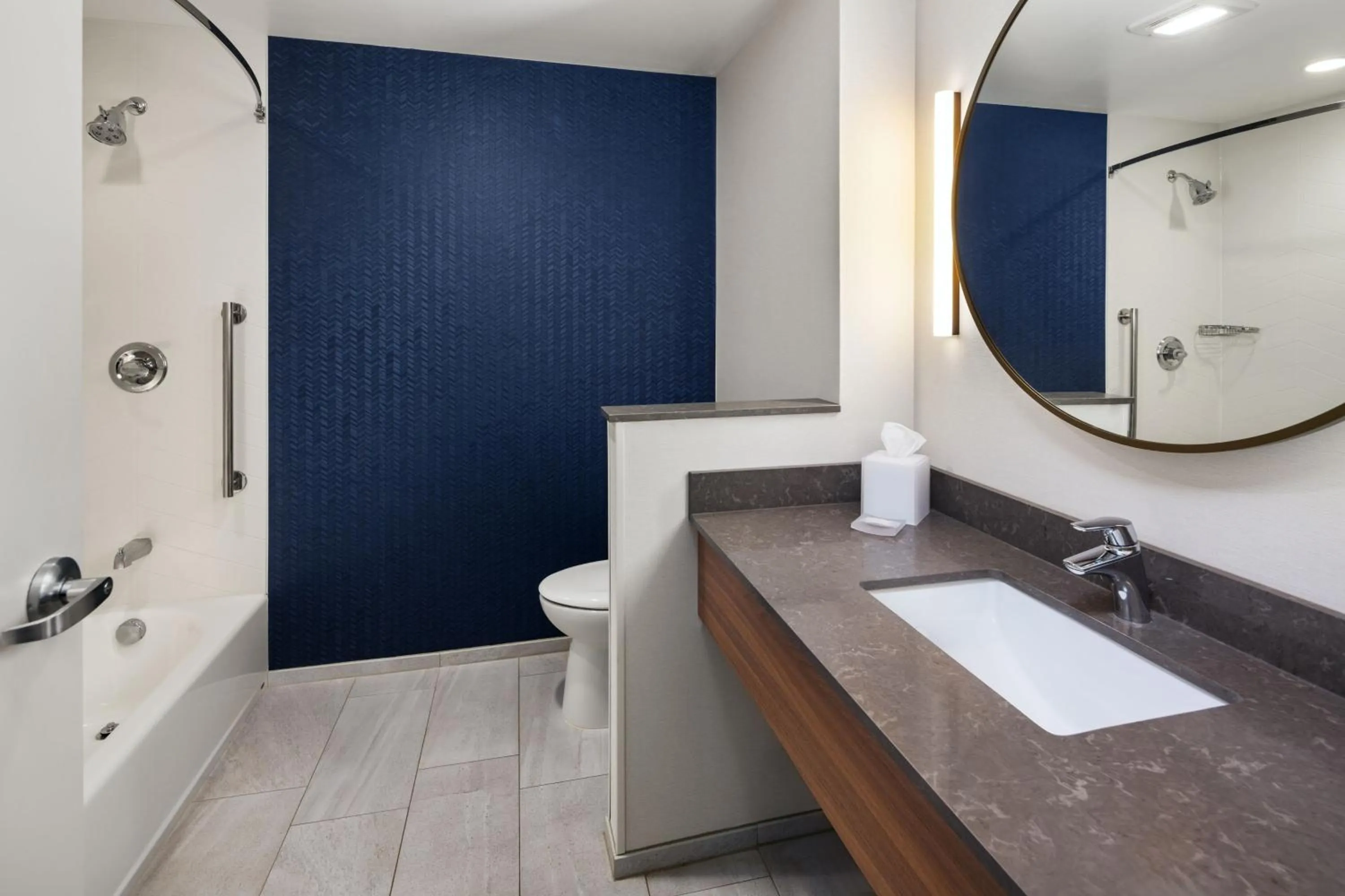 Bathroom in Fairfield Inn & Suites By Marriott Alexandria