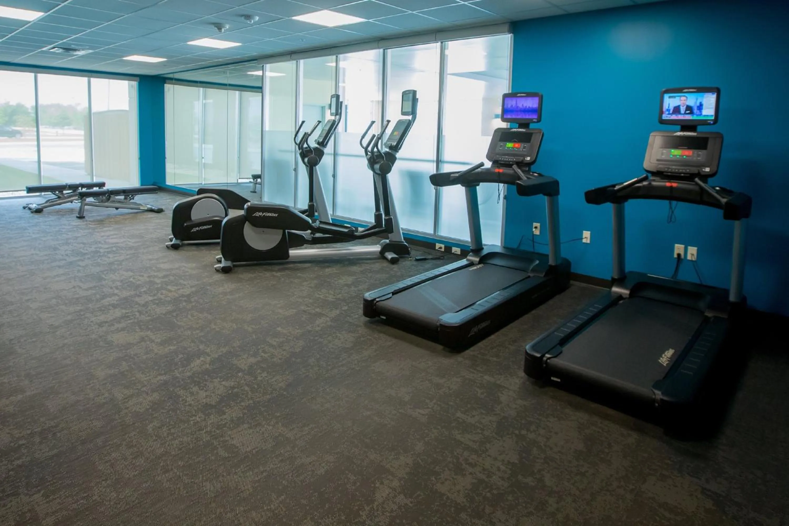 Fitness centre/facilities in Fairfield Inn & Suites By Marriott Alexandria