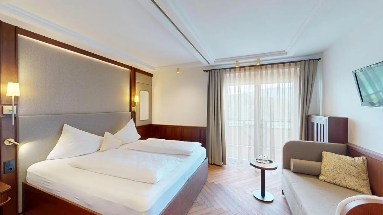 Bed in Hotel Alexanderhof