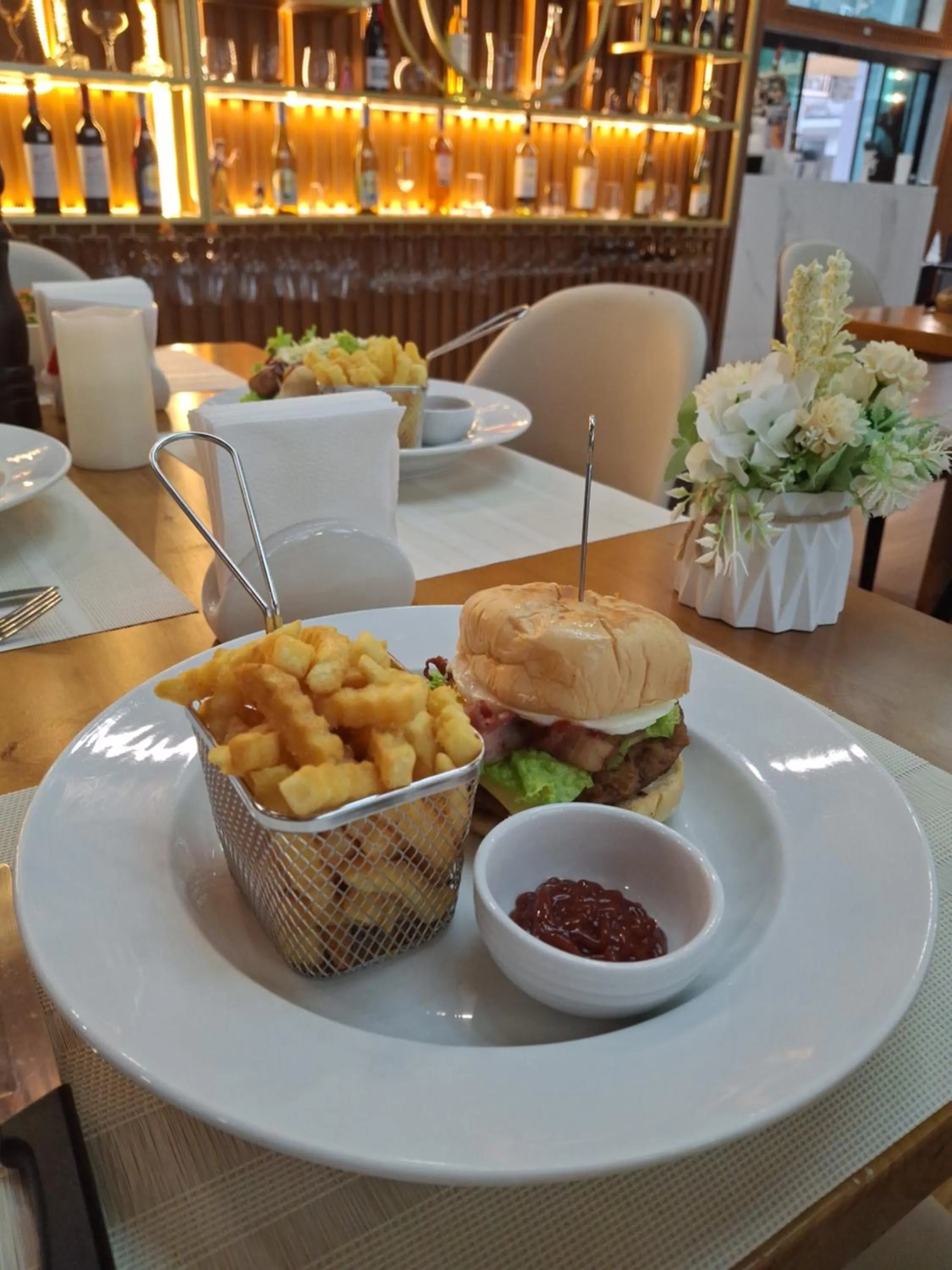 Food and drinks in Cave Beach Resort - Boutique Accomodation