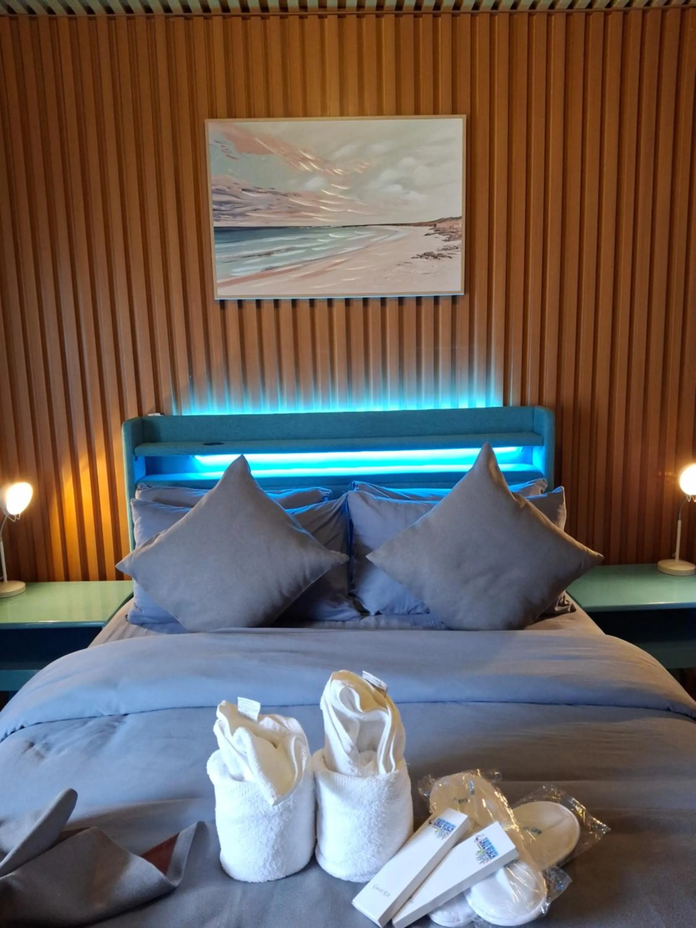 Bedroom, Bed in Cave Beach Resort - Boutique Accomodation