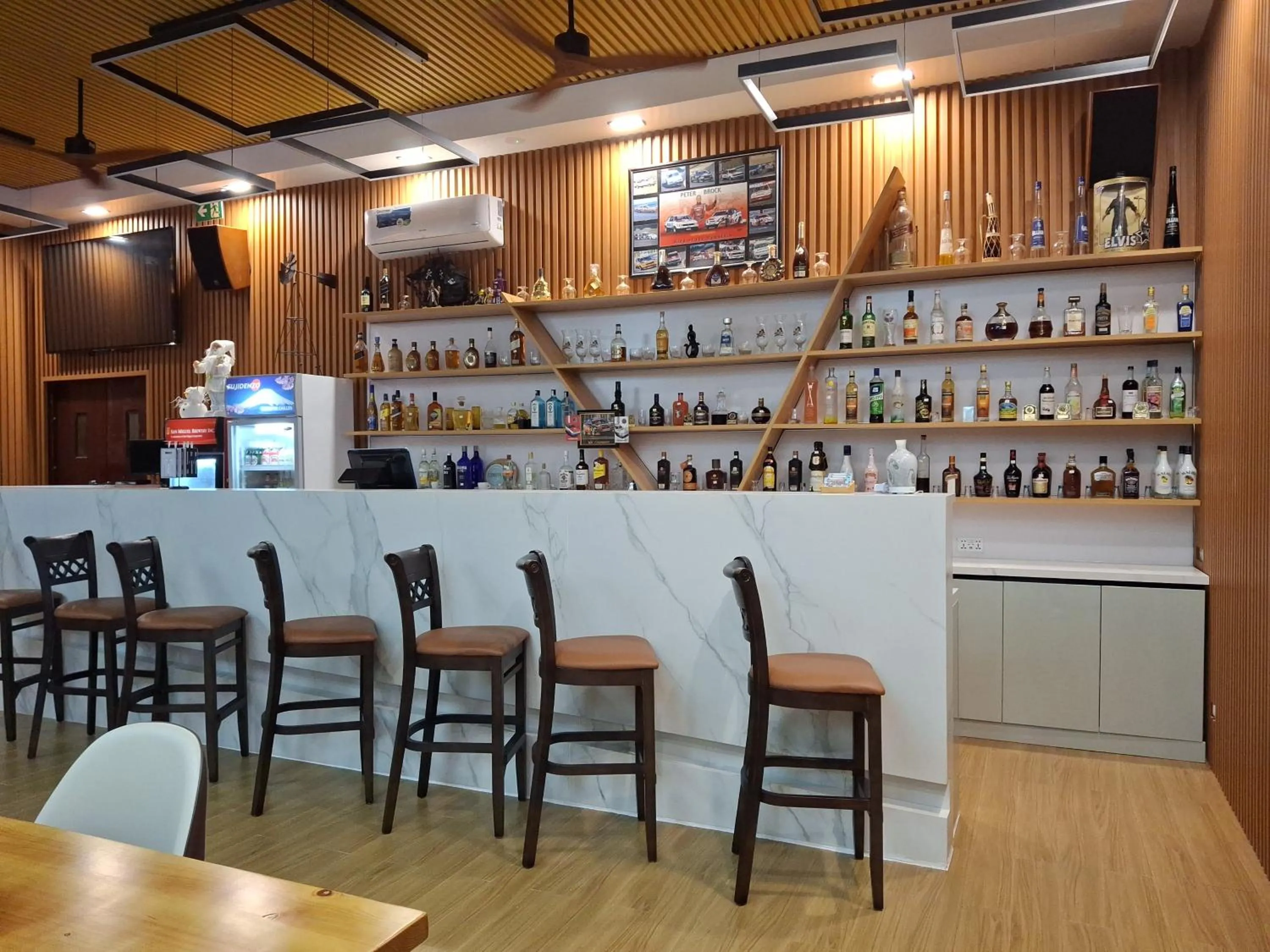 Lounge or bar in Cave Beach Resort - Boutique Accomodation