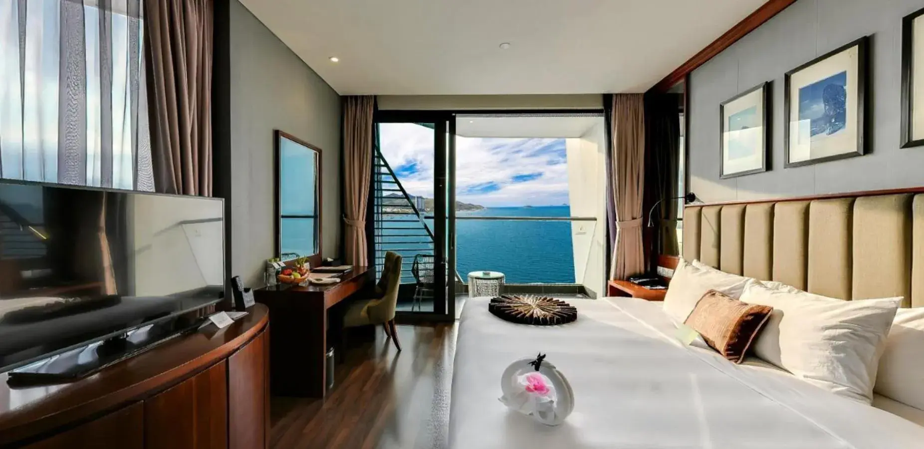 Pacific Double Room with Ocean View and Private Balcony Bathtub in Boton Blue Hotel & Spa Pacific Double Room with Ocean View and Private Balcony Bathtub in Boton Blue Hotel & Spa