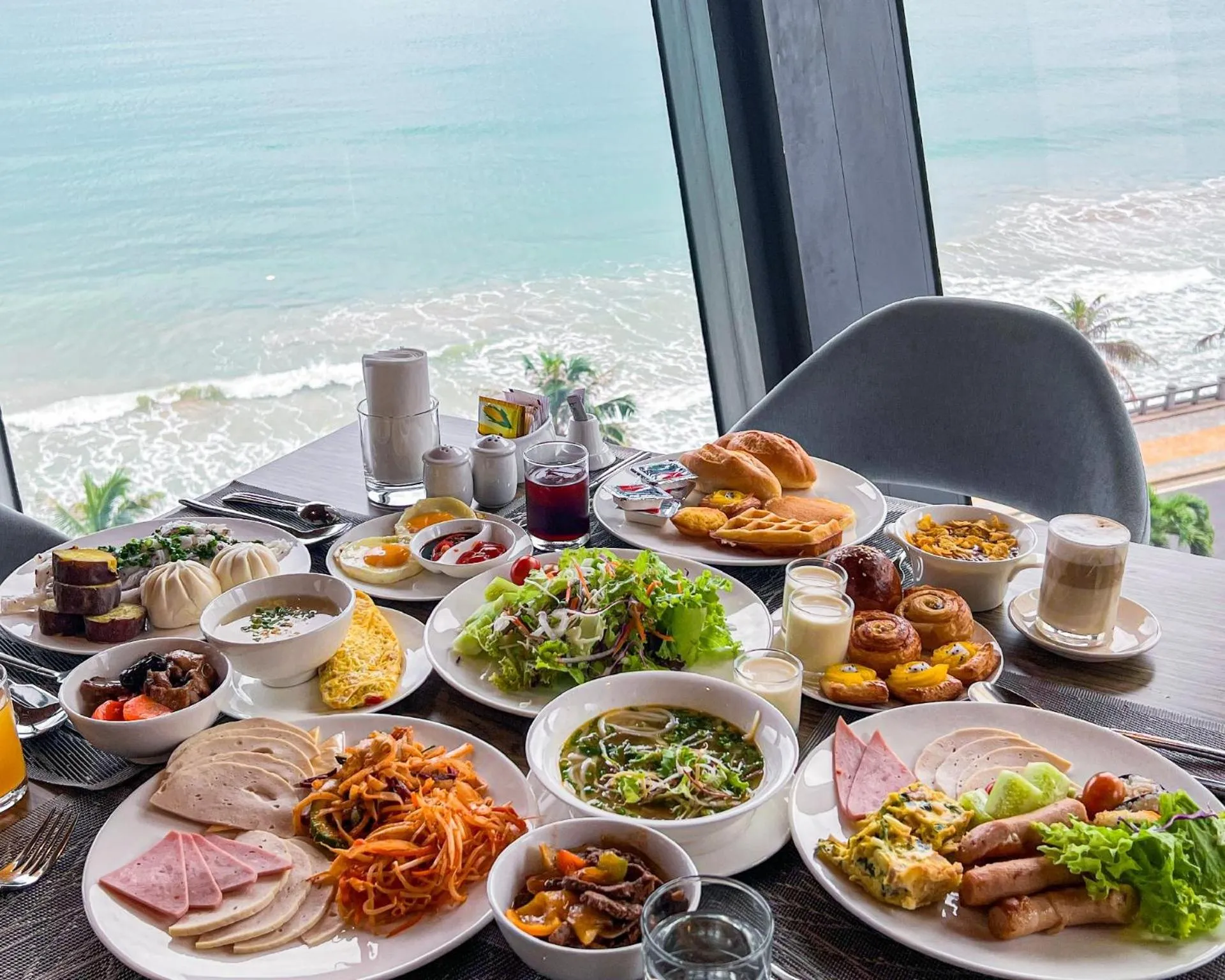 Restaurant/places to eat in Boton Blue Hotel & Spa