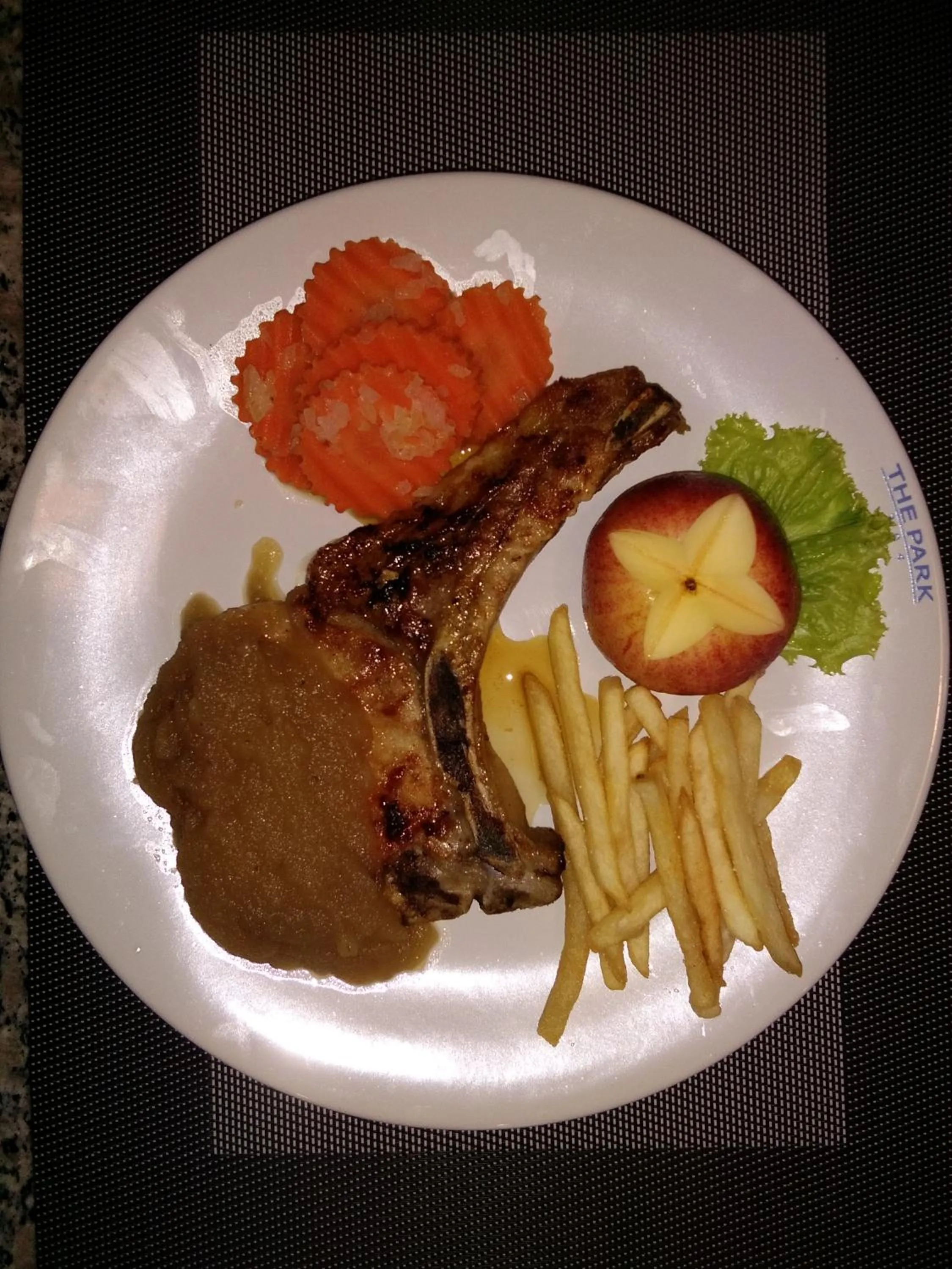 Food in The Park 304 Executive Serviced Apartment