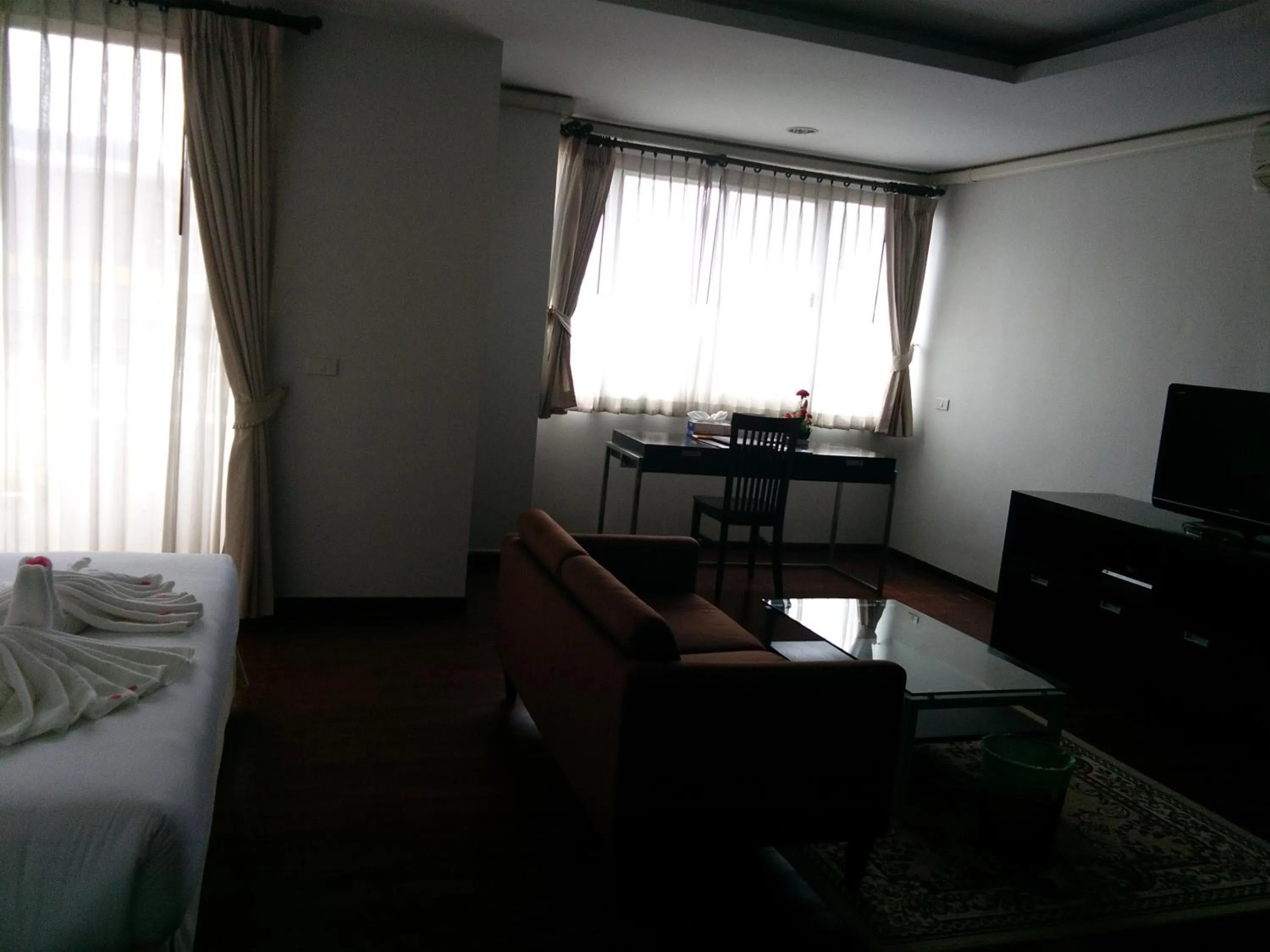 Text overlay, Bed in The Park 304 Executive Serviced Apartment