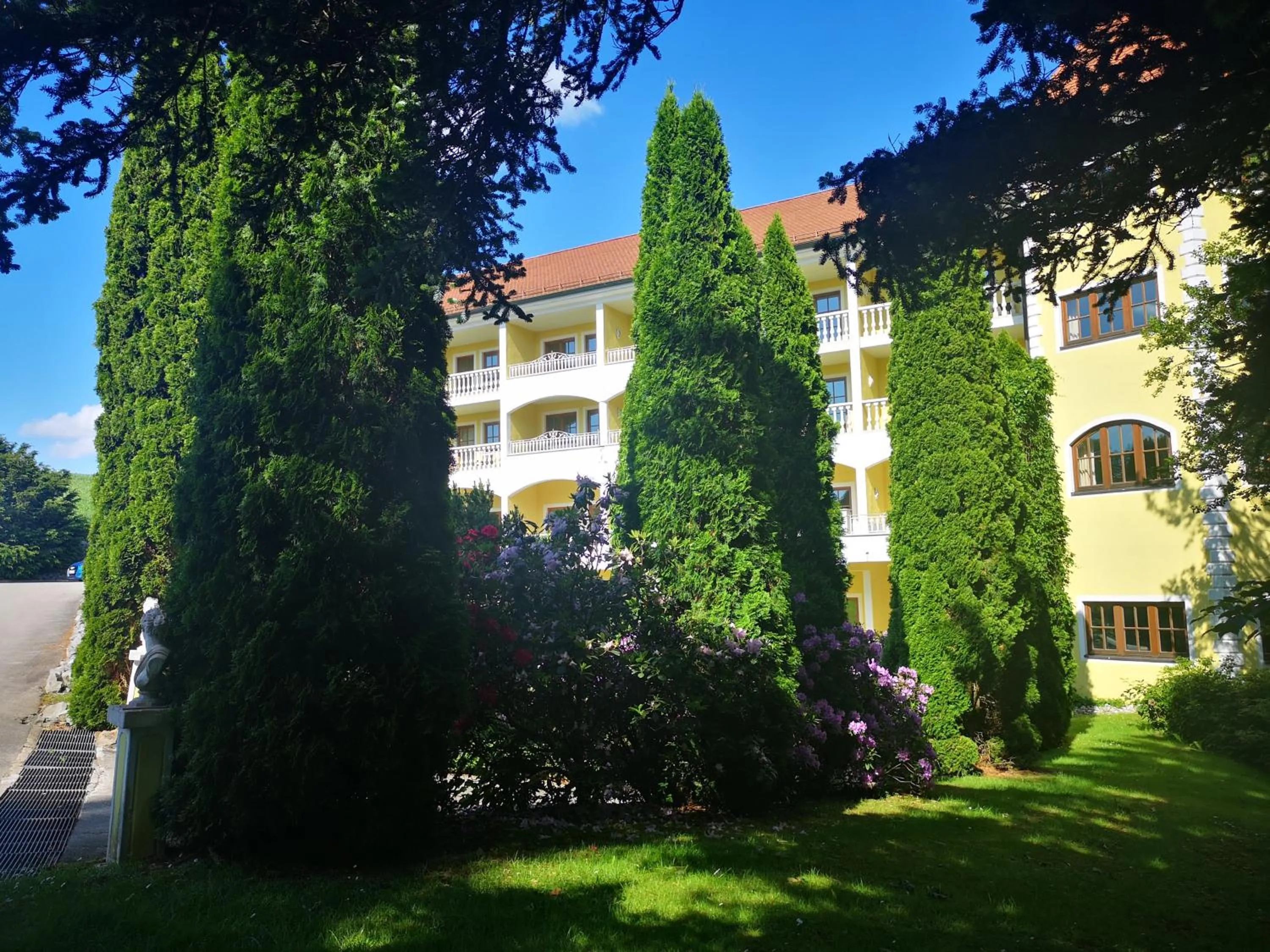 Property building in Wellnesshotel Parkschlössl zu Thyrnau Ihr adults only SPA Resort