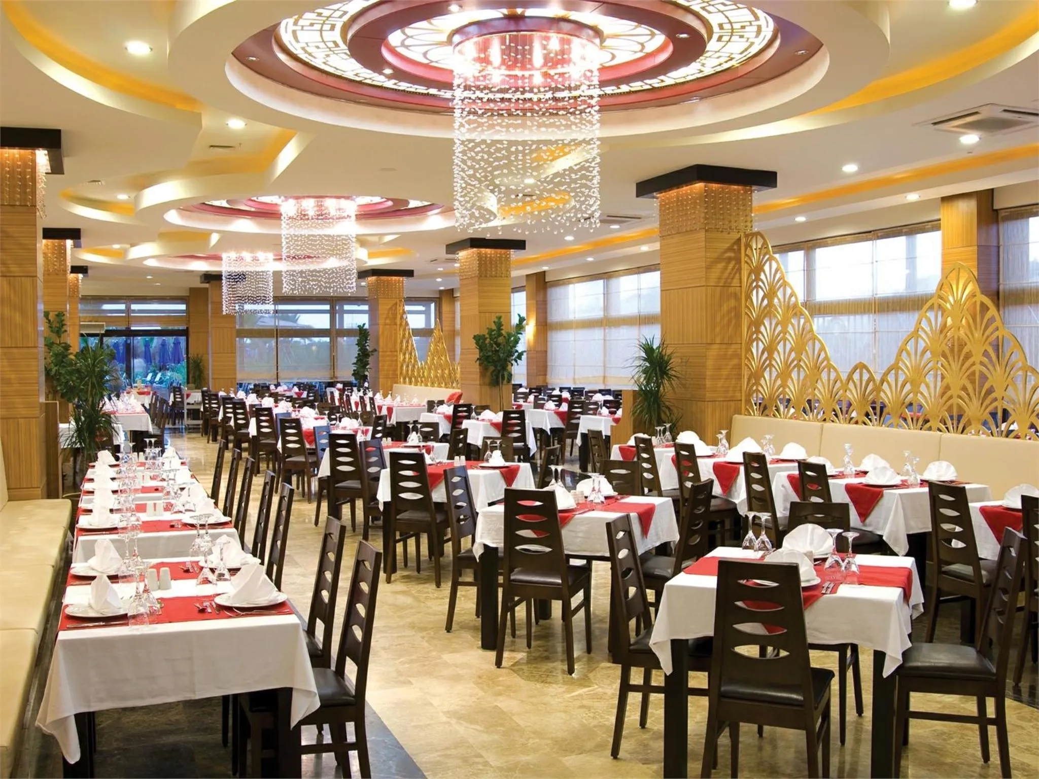 Restaurant/places to eat in Siam Elegance Hotel & Spa