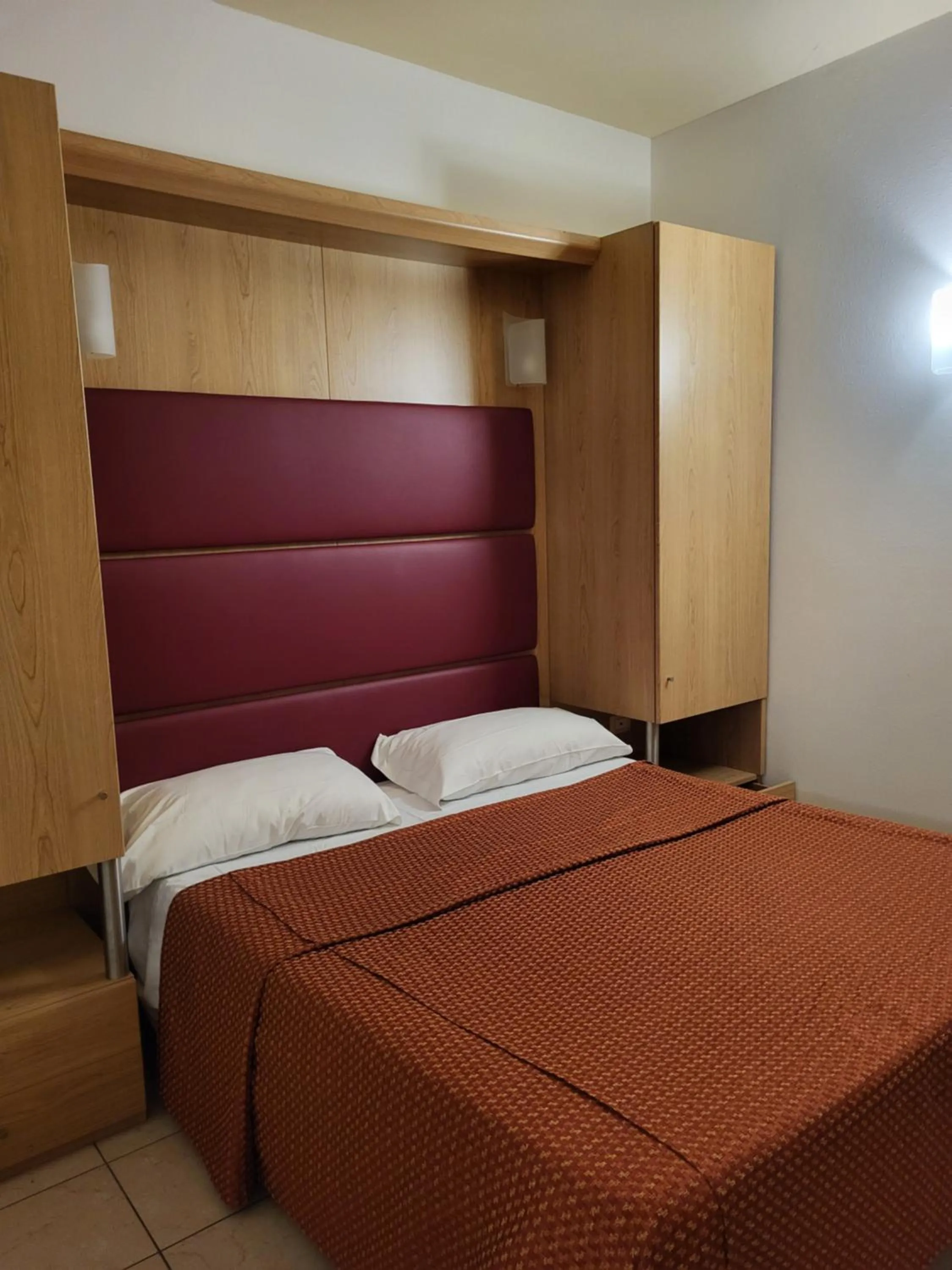 Bed in Hotel Mondial