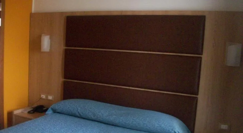 Bed in Hotel Mondial