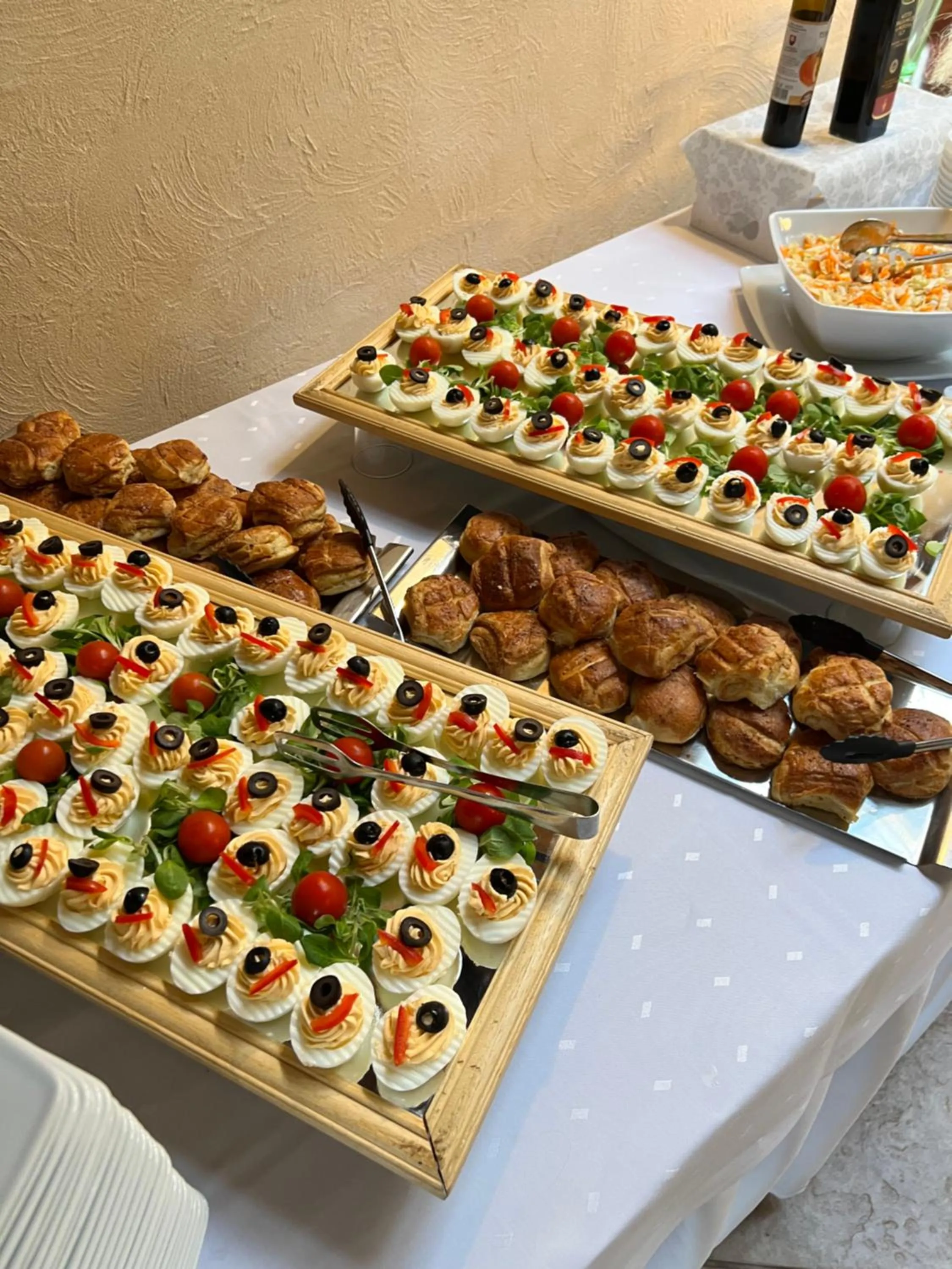 Restaurant/places to eat in Hotel Amalia