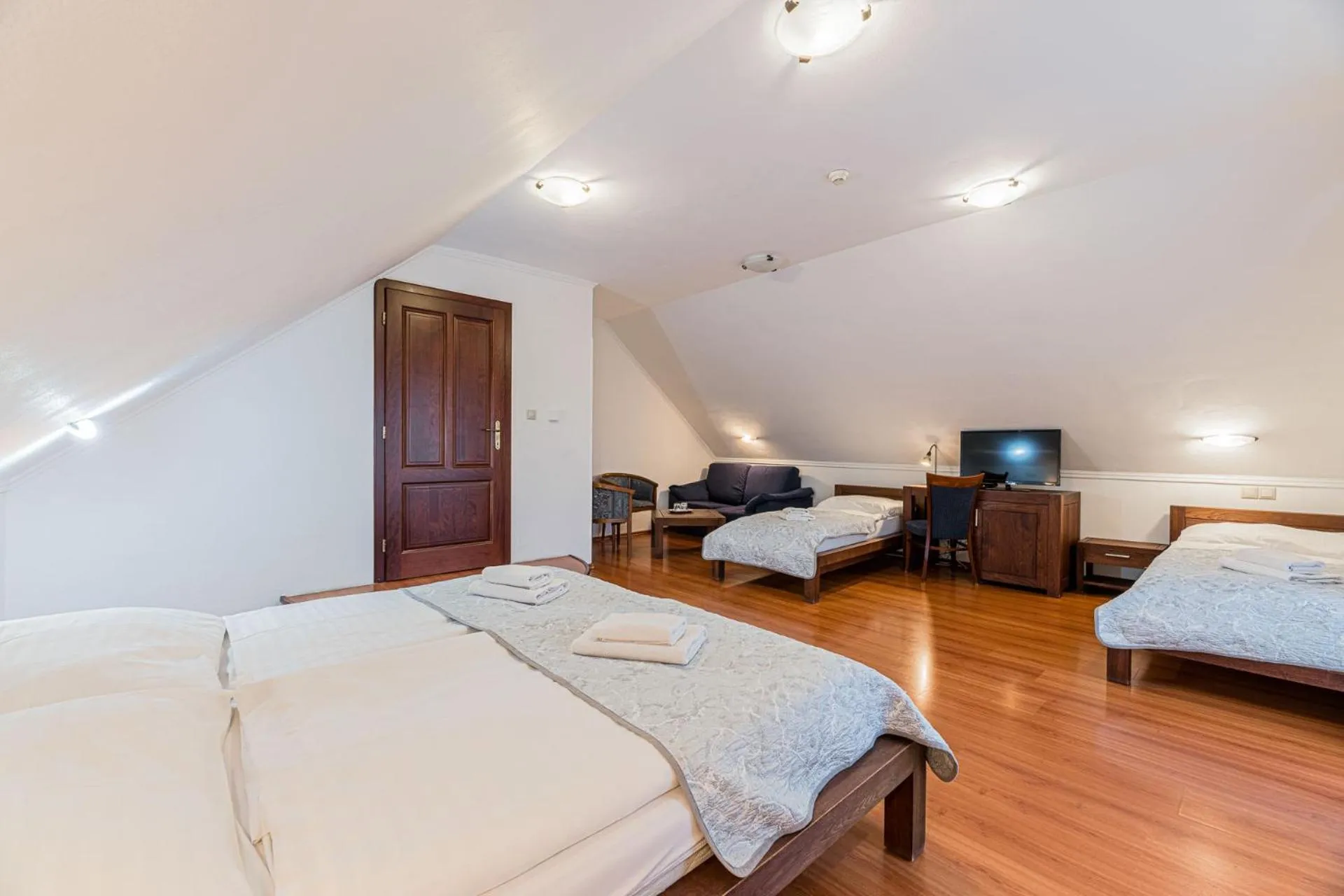 Bedroom, Bed in Hotel Amalia