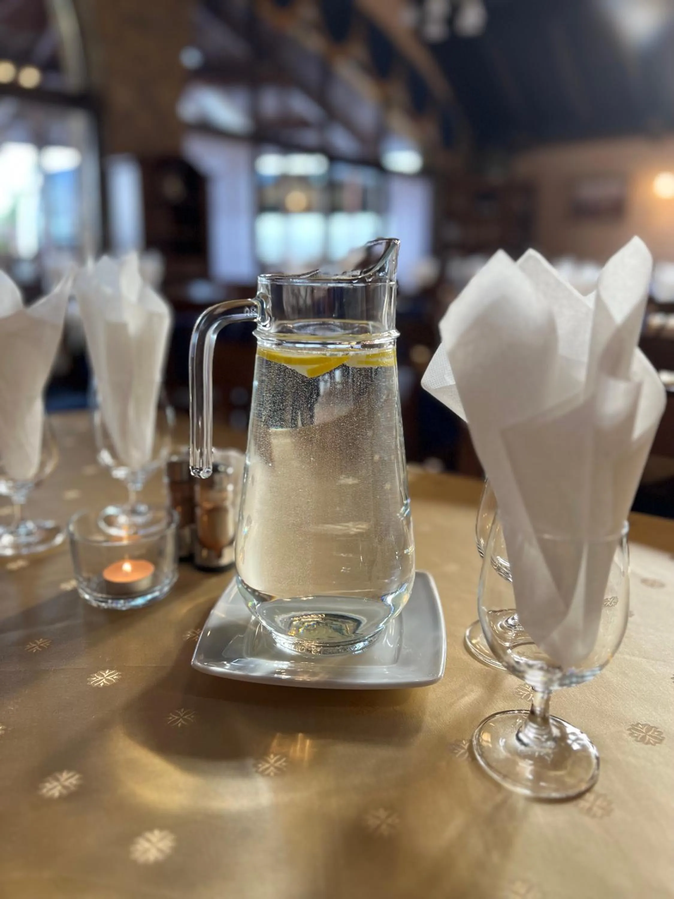 Restaurant/places to eat in Hotel Amalia