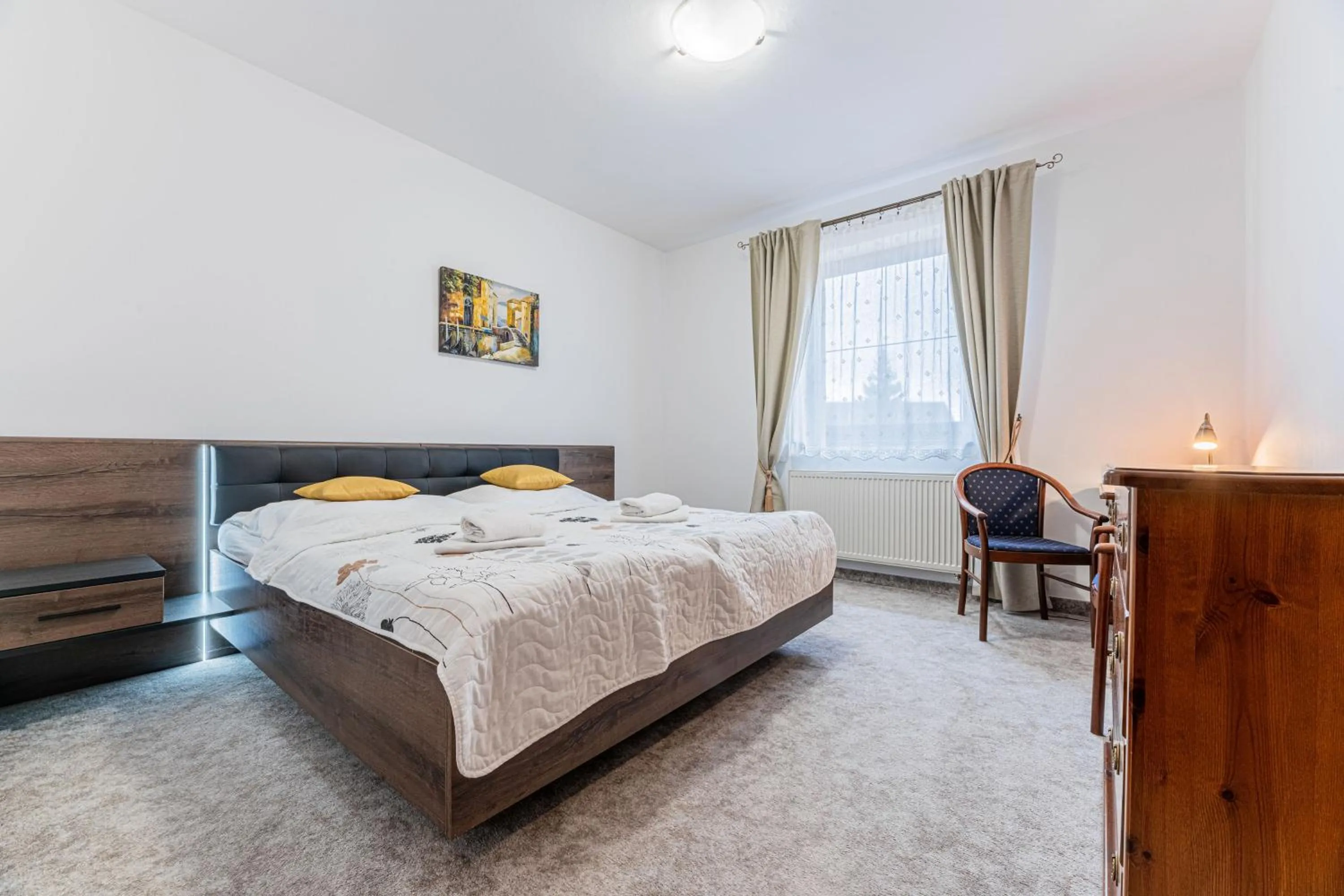 Bedroom, Bed in Hotel Amalia