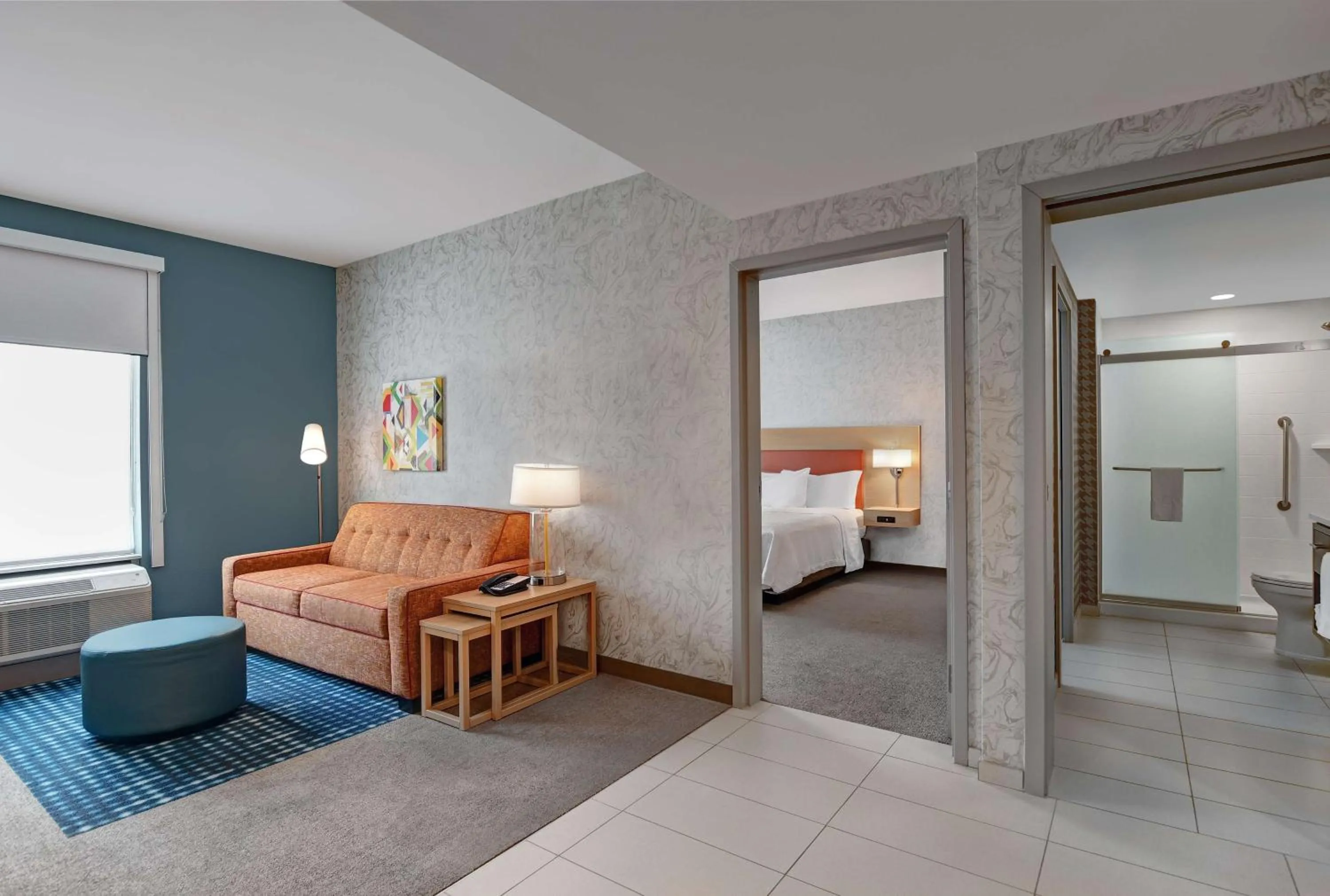 Bathroom, Bed in Home2 Suites By Hilton Bordentown