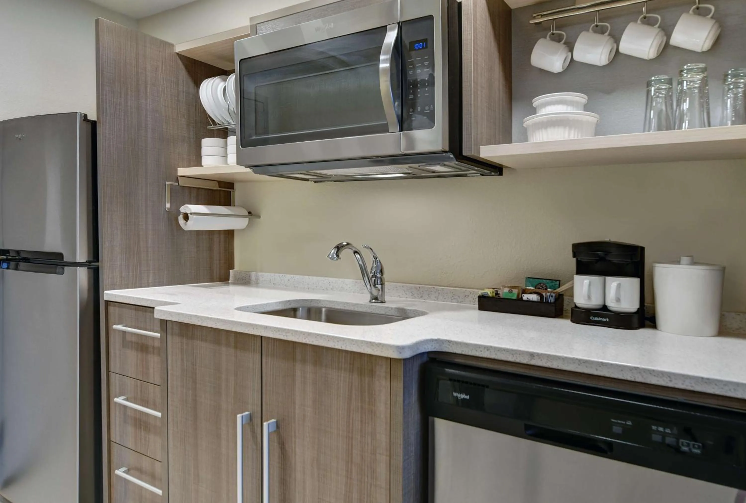 Kitchen or kitchenette in Home2 Suites By Hilton Bordentown