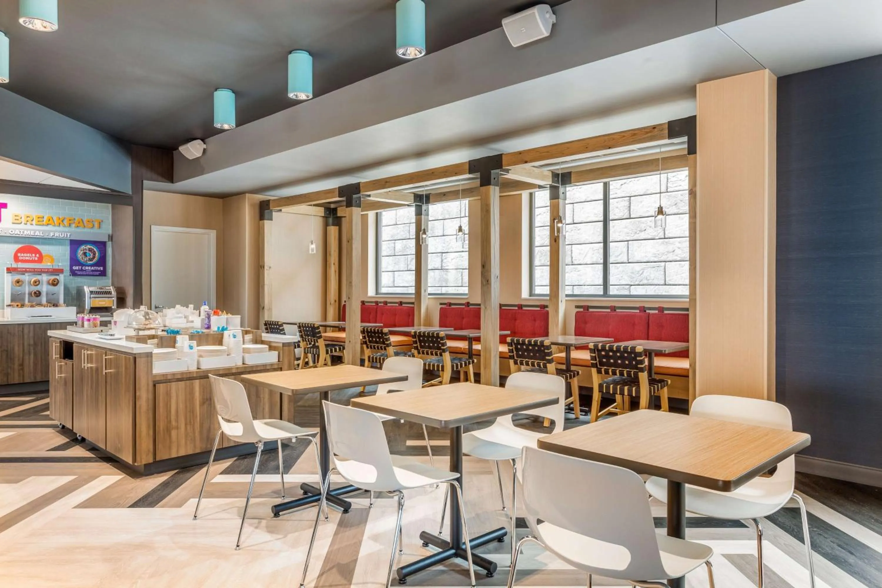 Breakfast in Tru By Hilton Madison West