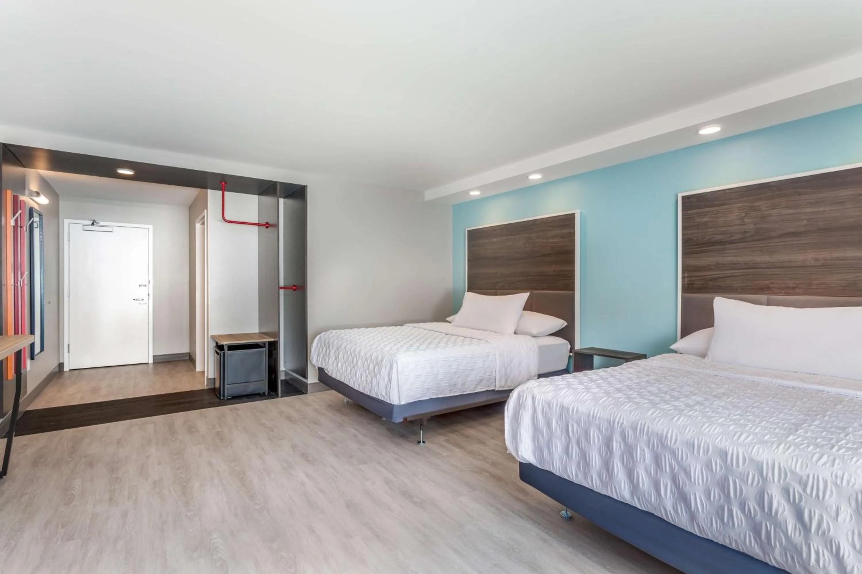 Bedroom, Bed in Tru By Hilton Madison West