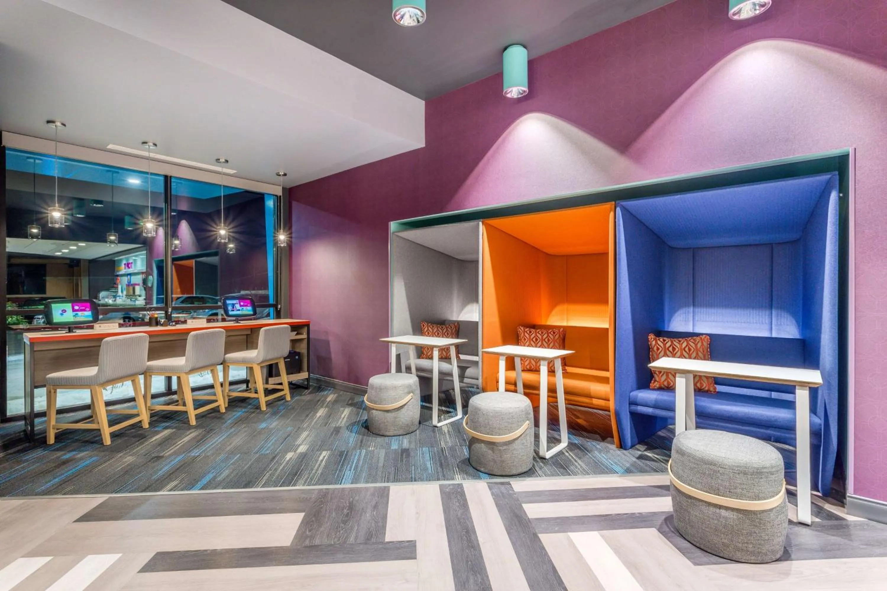 Lobby or reception in Tru By Hilton Madison West