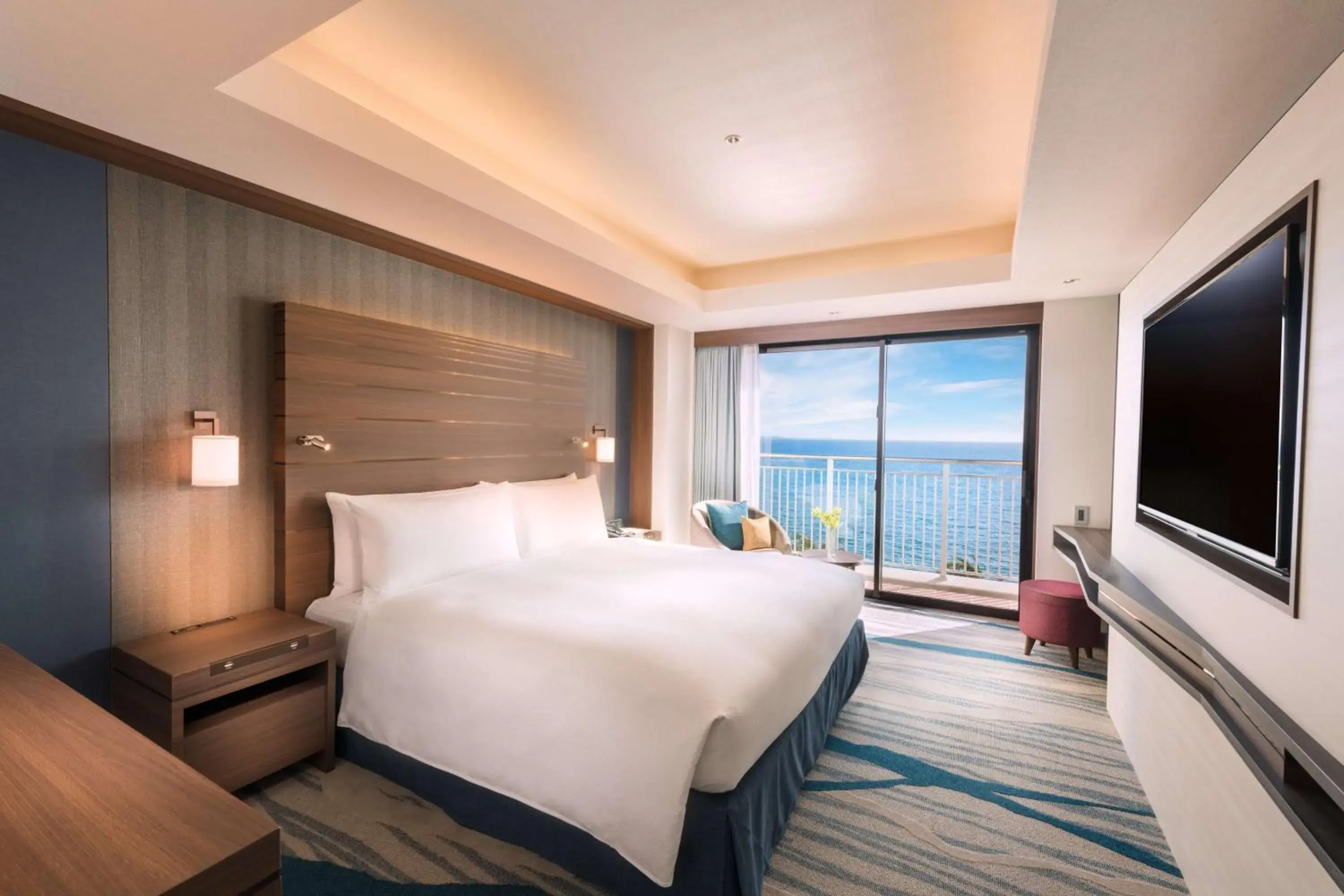 One-Bedroom King Suite with Balcony and Ocean View in DoubleTree by Hilton Okinawa Chatan Resort One-Bedroom King Suite with Balcony and Ocean View in DoubleTree by Hilton Okinawa Chatan Resort