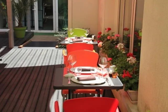 Restaurant/places to eat in Logis Hôtel de France restaurant le Lucullus