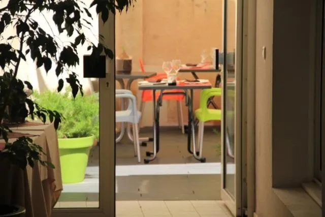 Restaurant/places to eat in Logis Hôtel de France restaurant le Lucullus