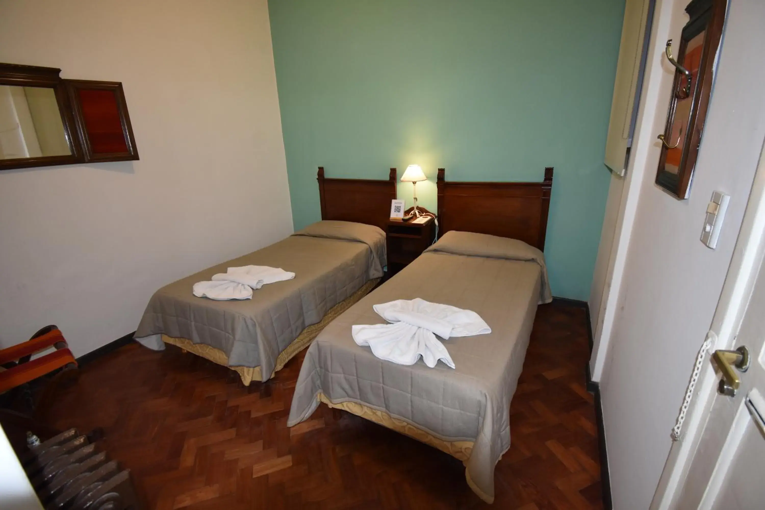 Twin Room in Hotel Plaza Twin Room in Hotel Plaza