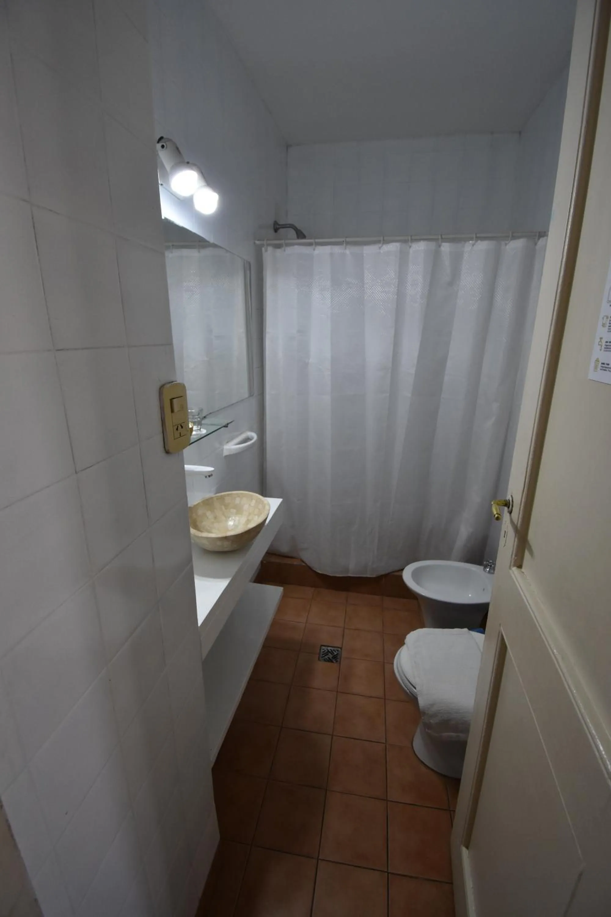 Shower in Hotel Plaza