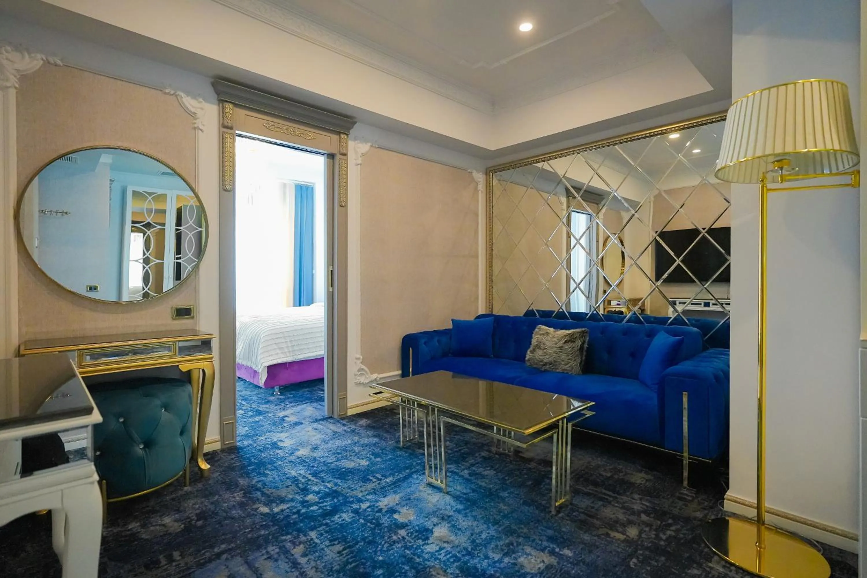 W Regal Boutique Hotel&Spa