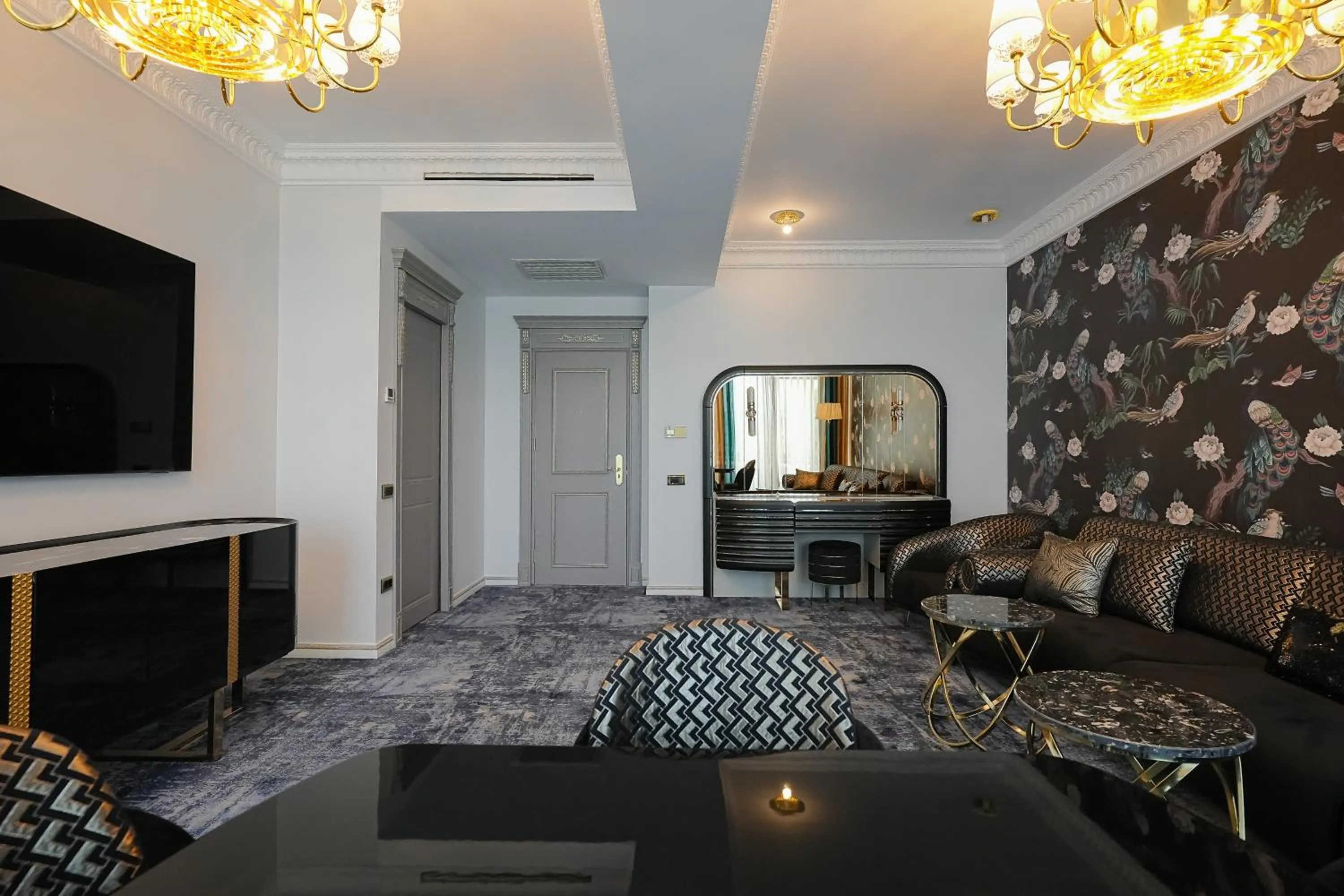 W Regal Boutique Hotel&Spa