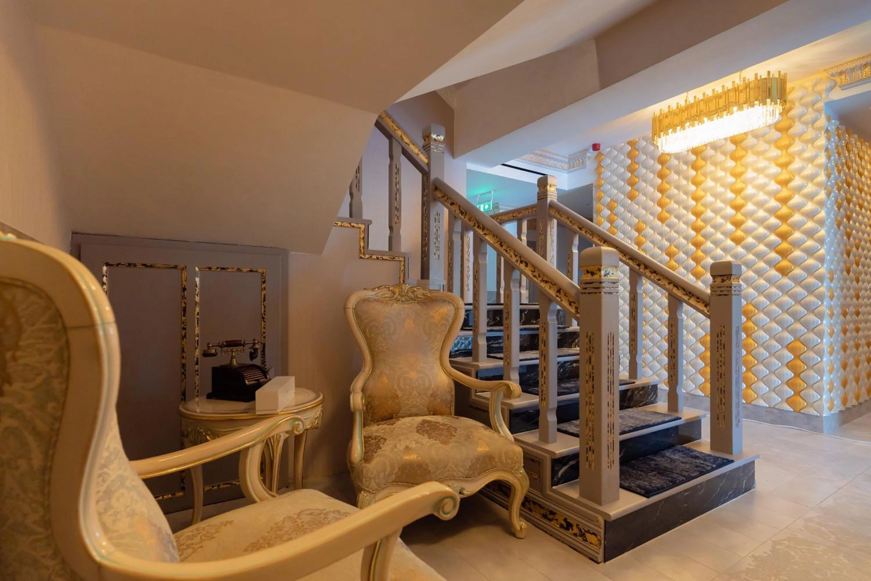 W Regal Boutique Hotel&Spa