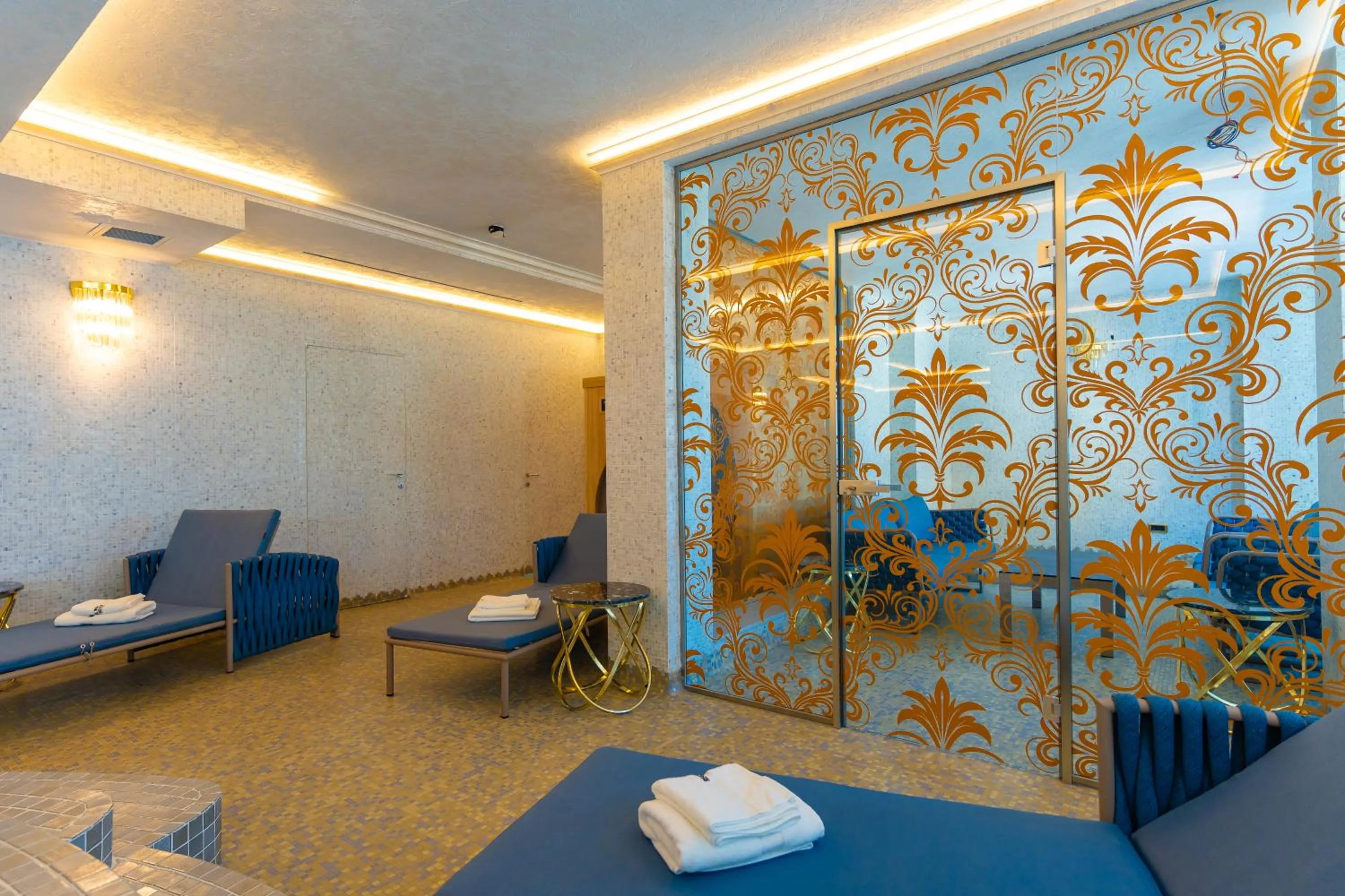 W Regal Boutique Hotel&Spa