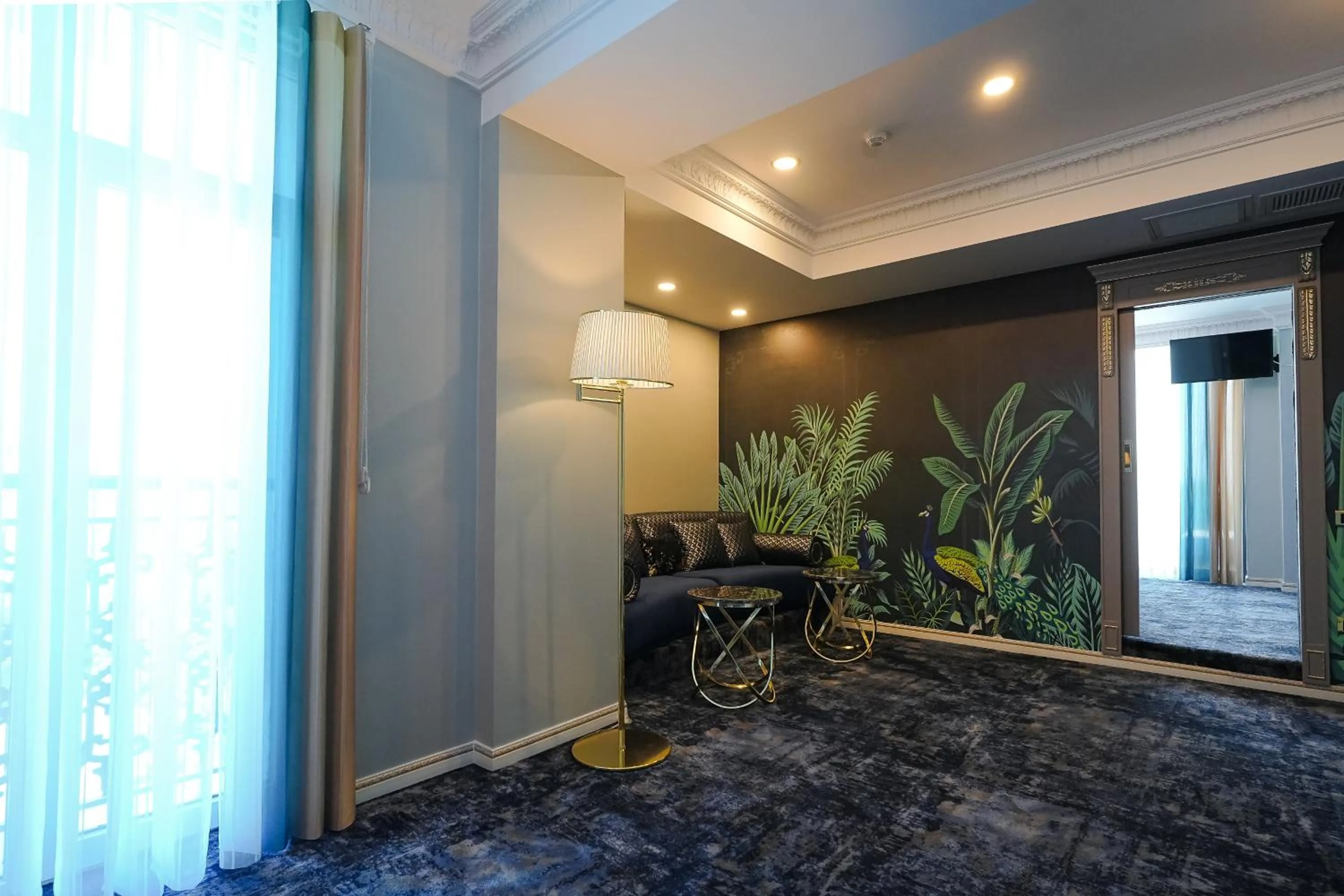 W Regal Boutique Hotel&Spa