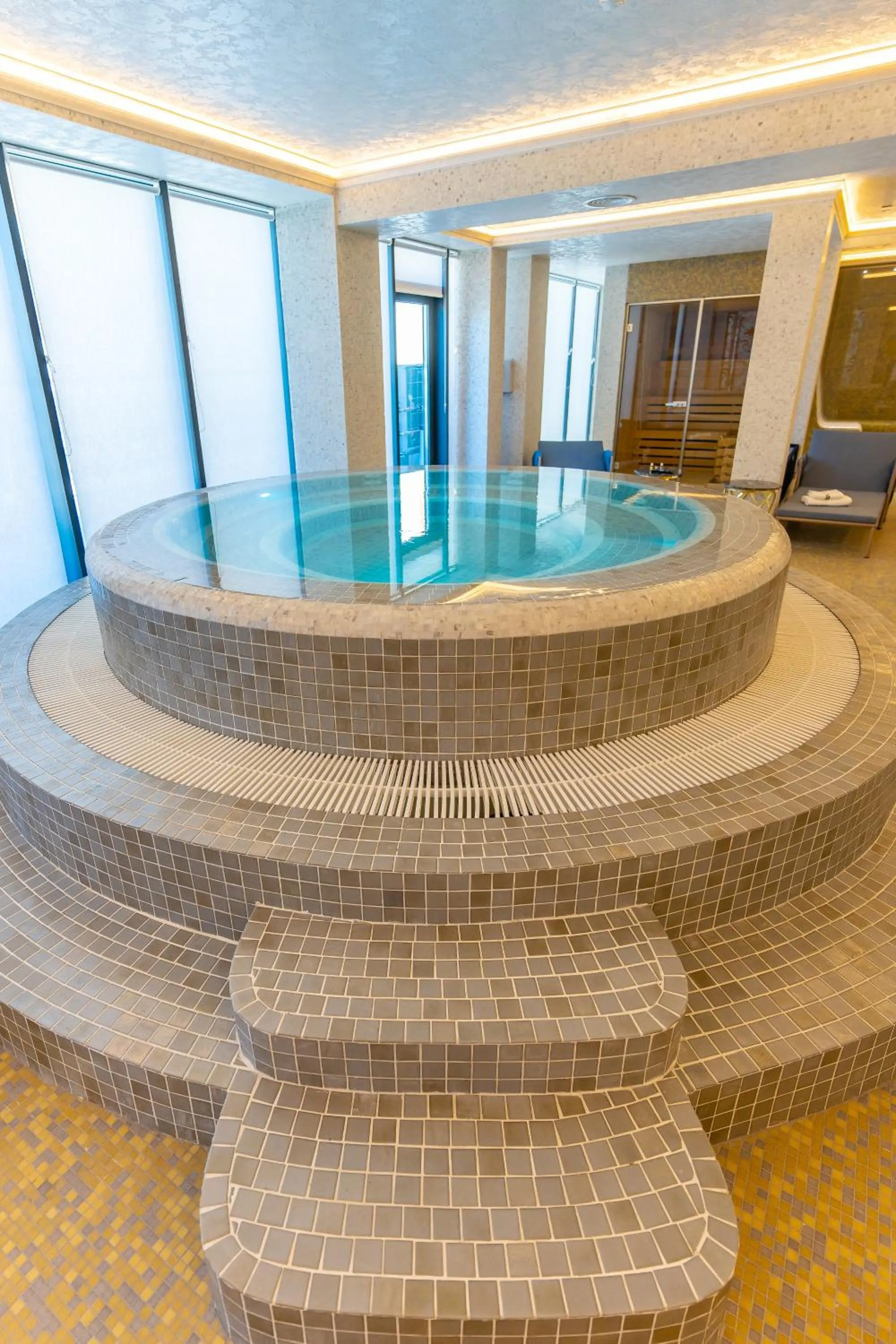 W Regal Boutique Hotel&Spa