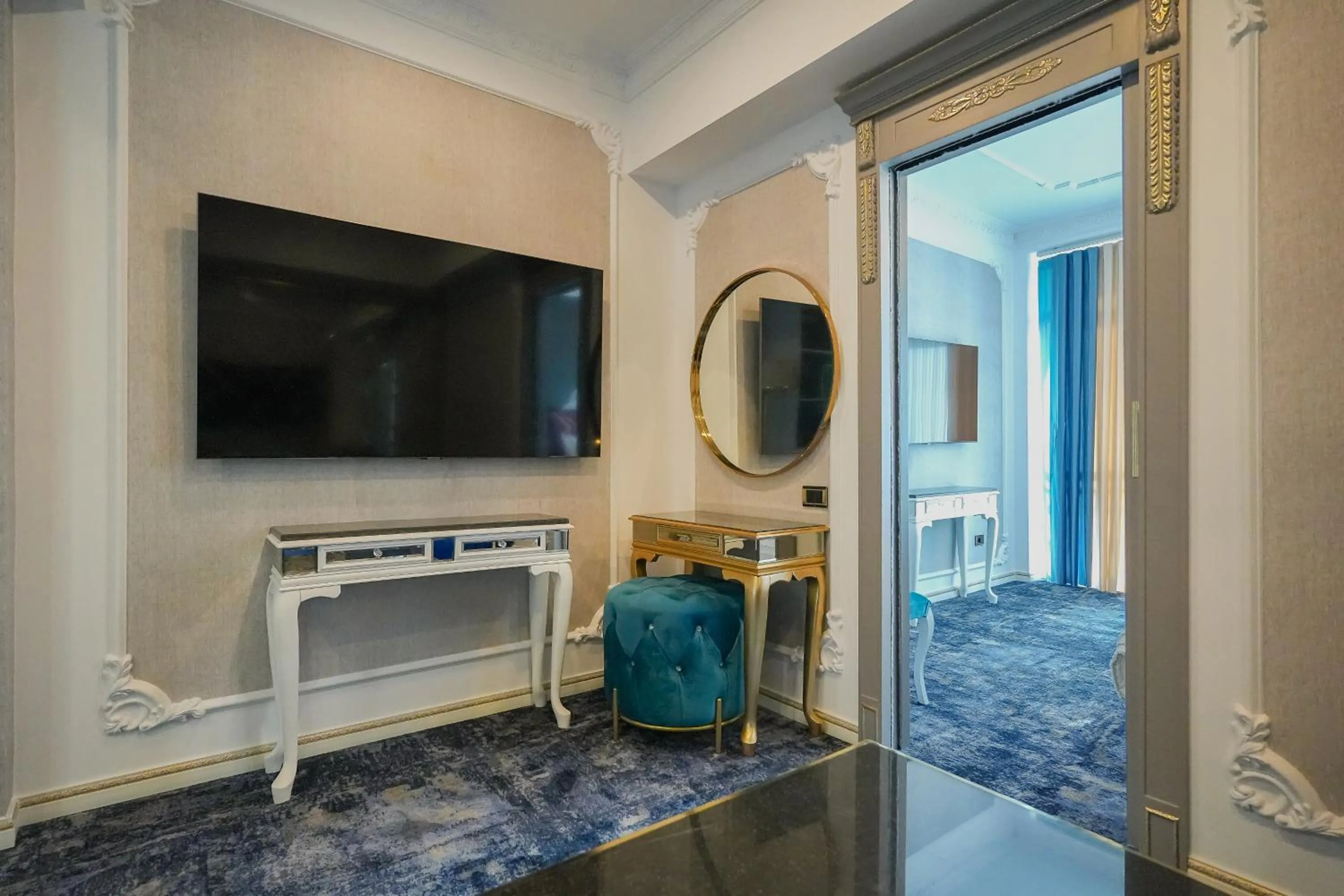 W Regal Boutique Hotel&Spa