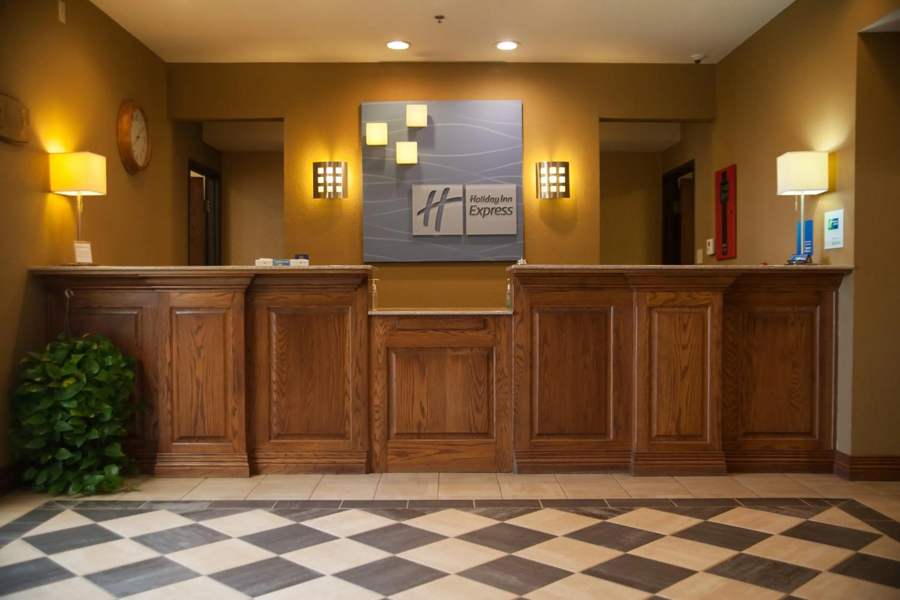 Lobby or reception in Holiday Inn Express Hotels & Suites Mountain Home by IHG