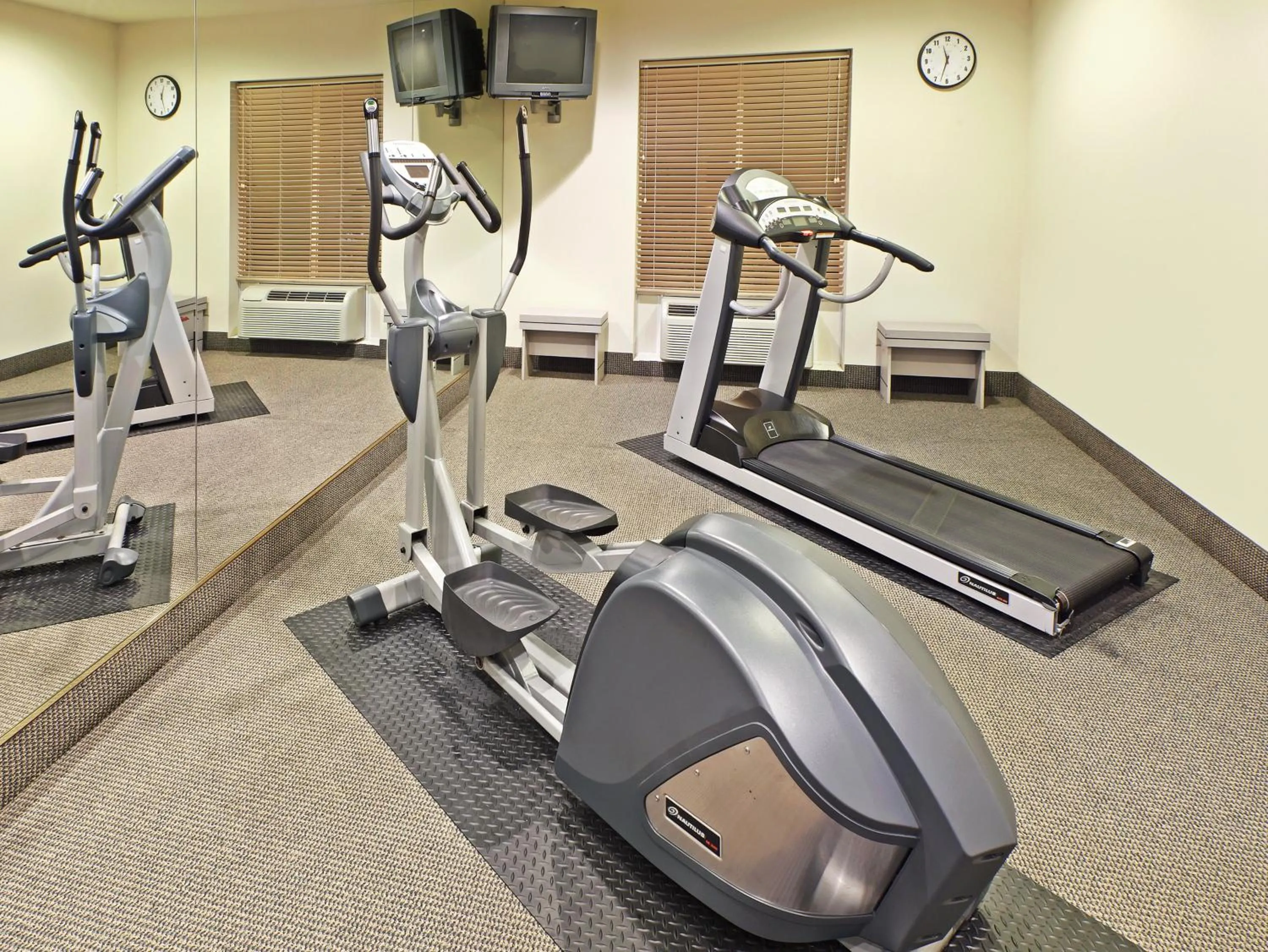 Fitness centre/facilities in Holiday Inn Express Hotels & Suites Mountain Home by IHG