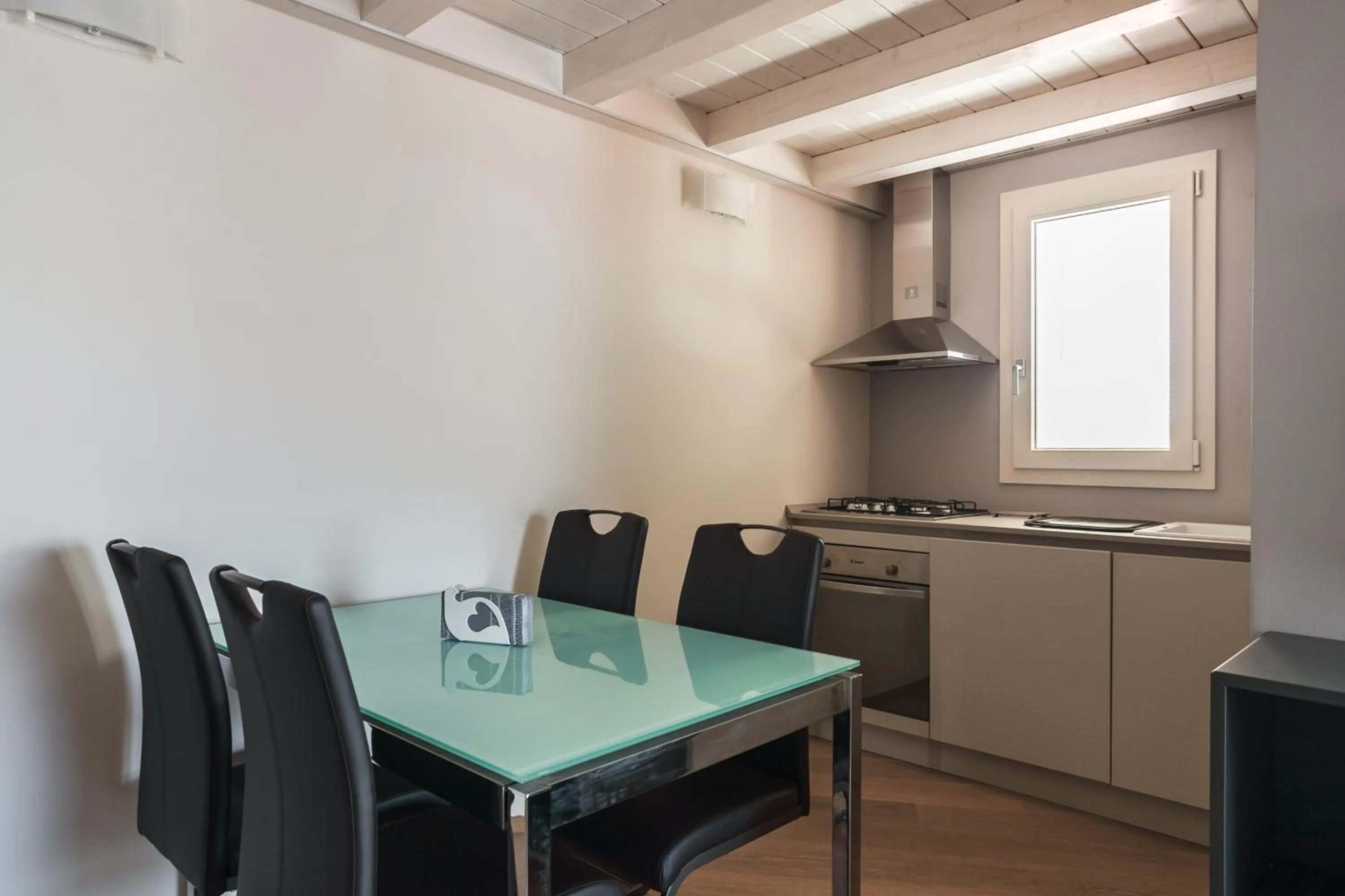 Kitchen or kitchenette in Sant'Orsola Suites Apartments