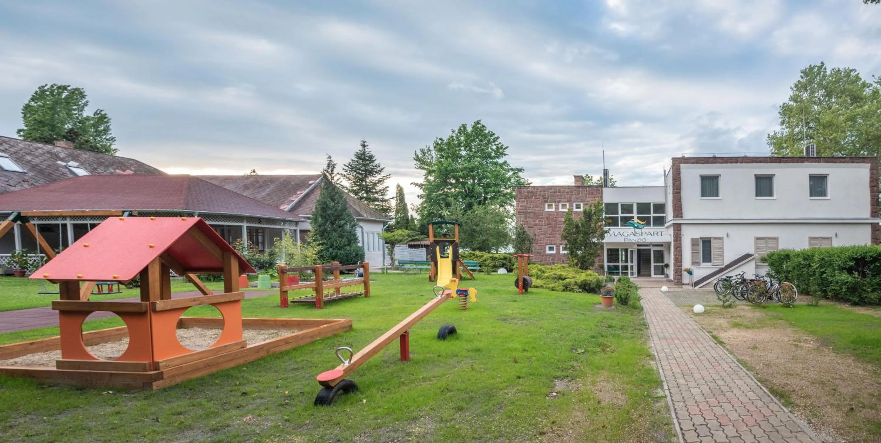 Property building in Magaspart Panzió