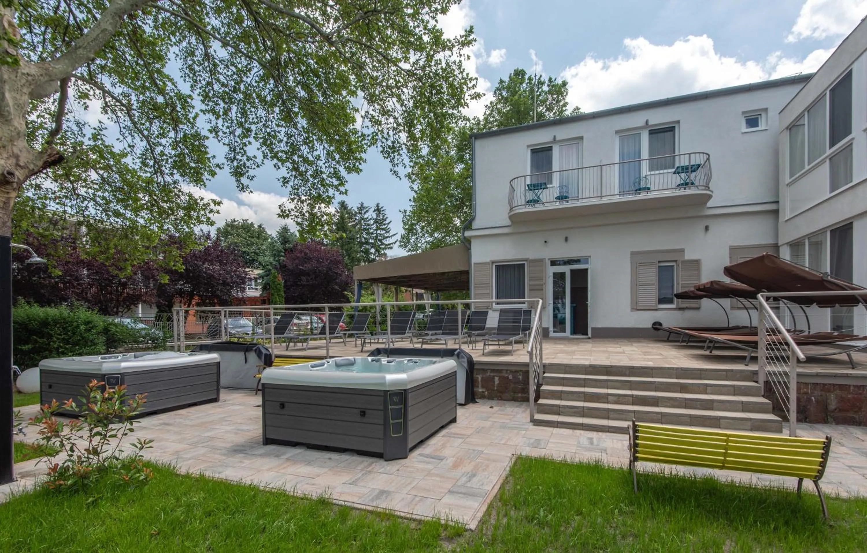 Property building in Magaspart Panzió