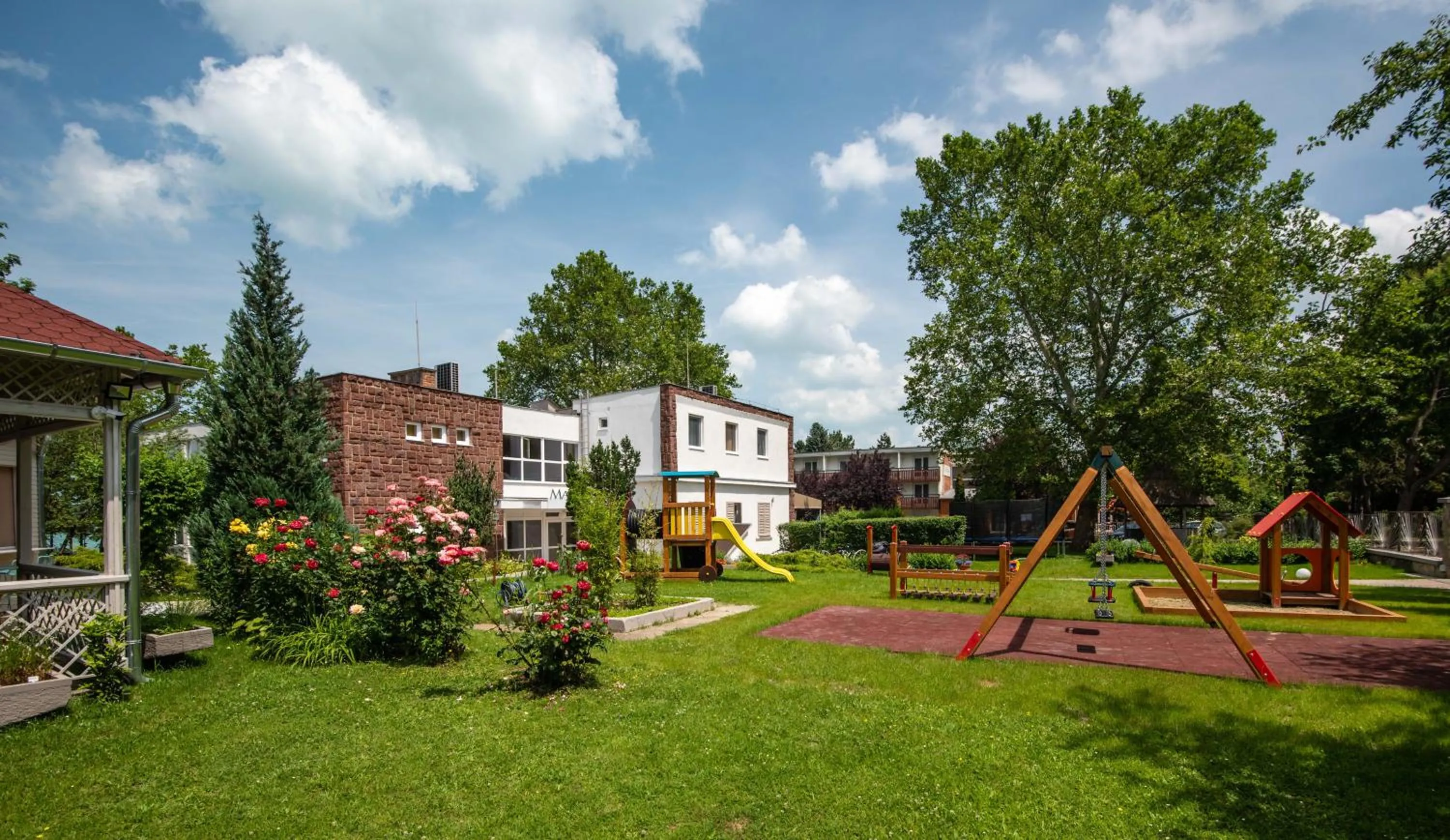 Property building in Magaspart Panzió